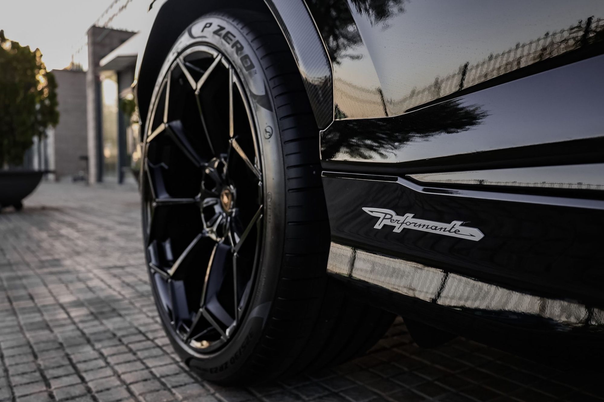 LAMBORGHINI URUS PERFORMANTE