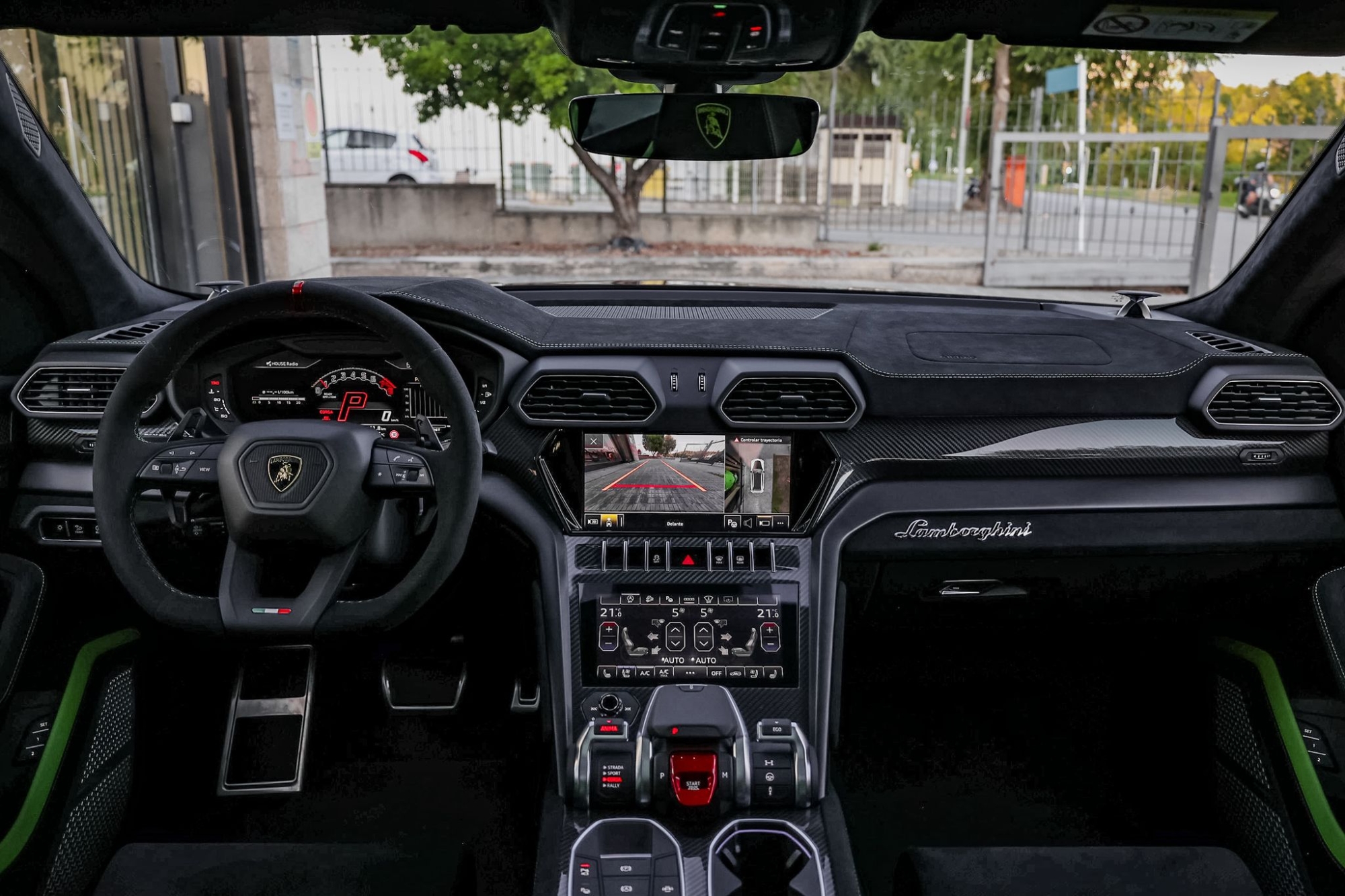 LAMBORGHINI URUS PERFORMANTE