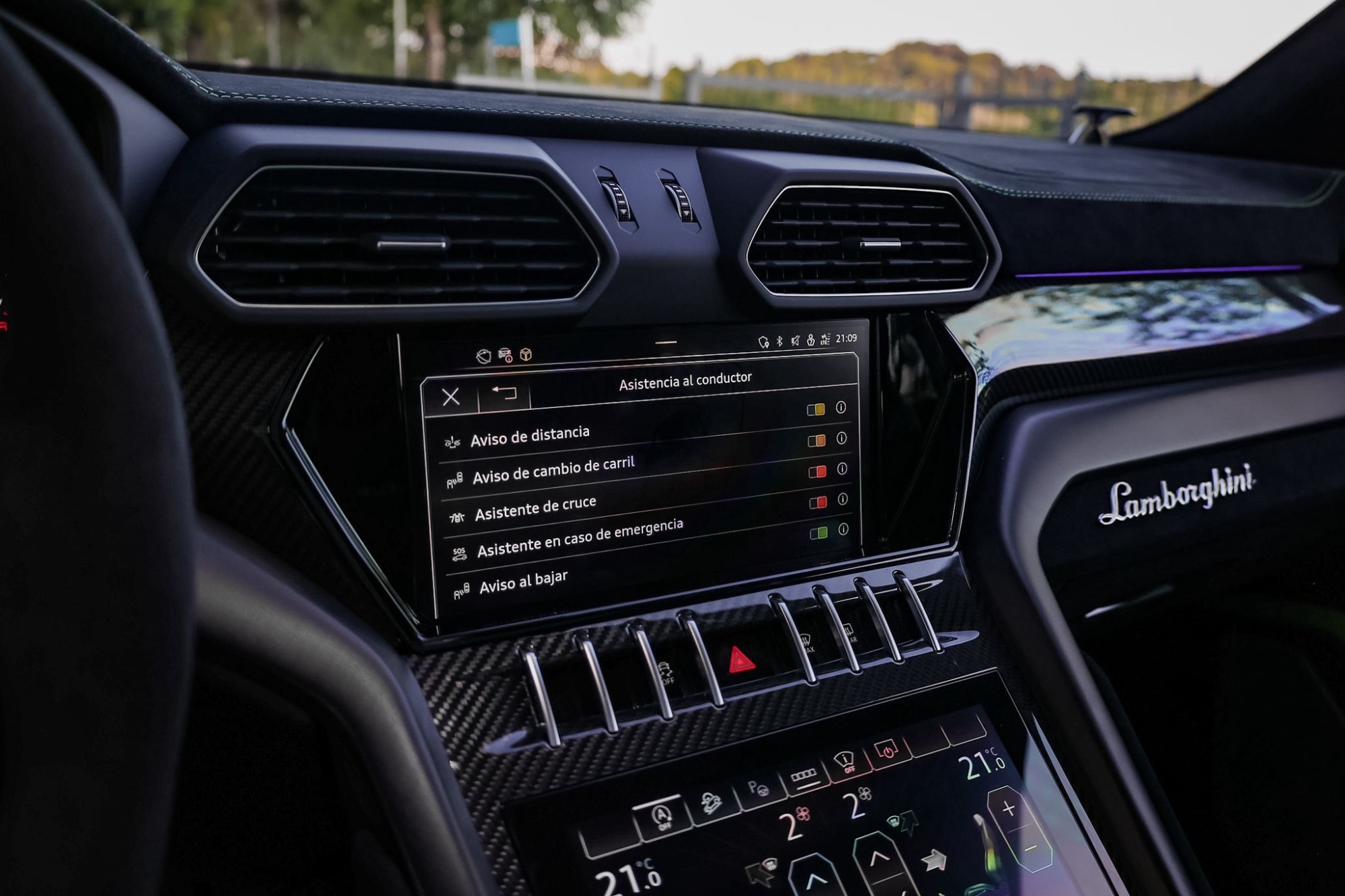 LAMBORGHINI URUS PERFORMANTE
