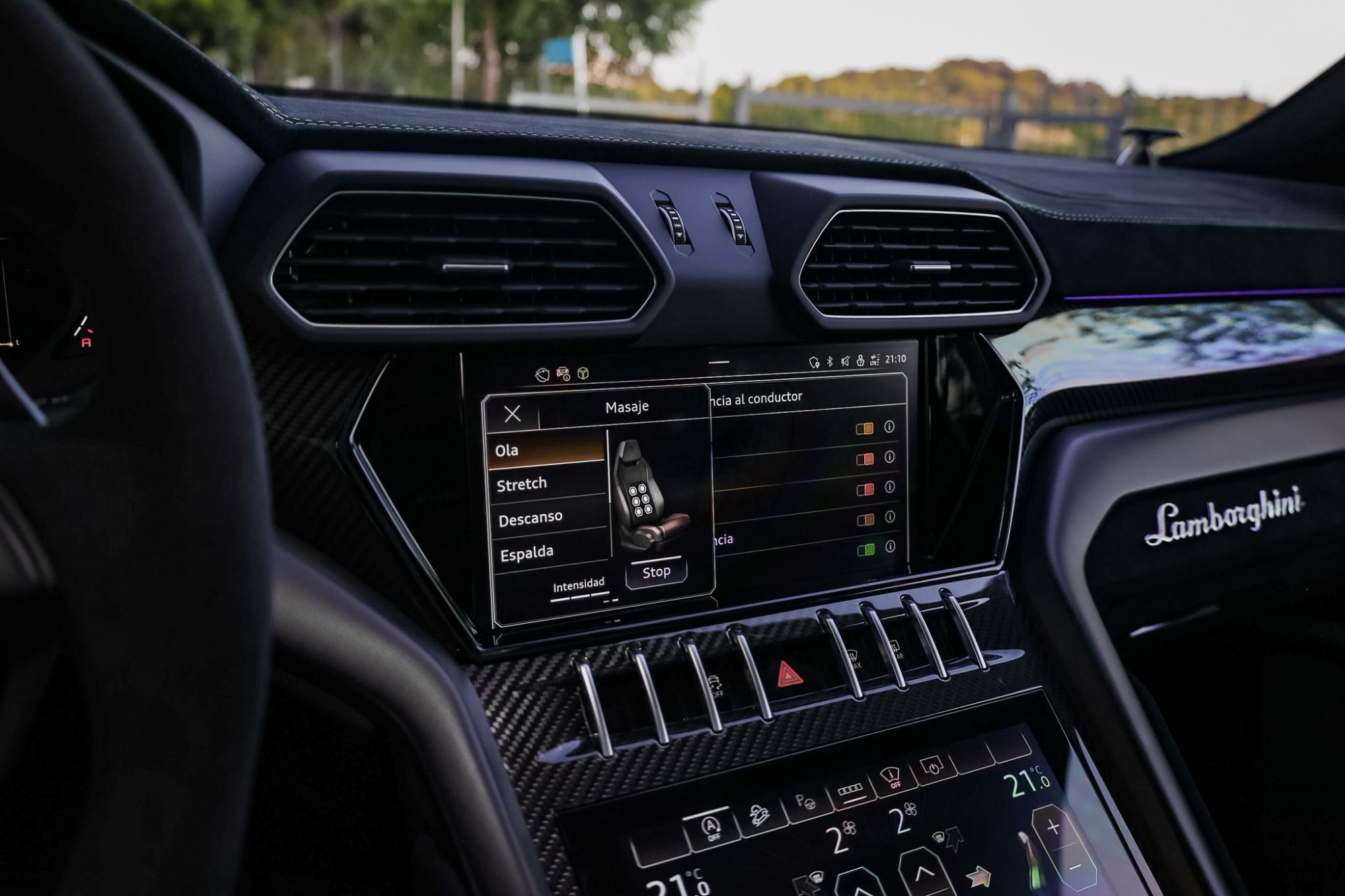 LAMBORGHINI URUS PERFORMANTE
