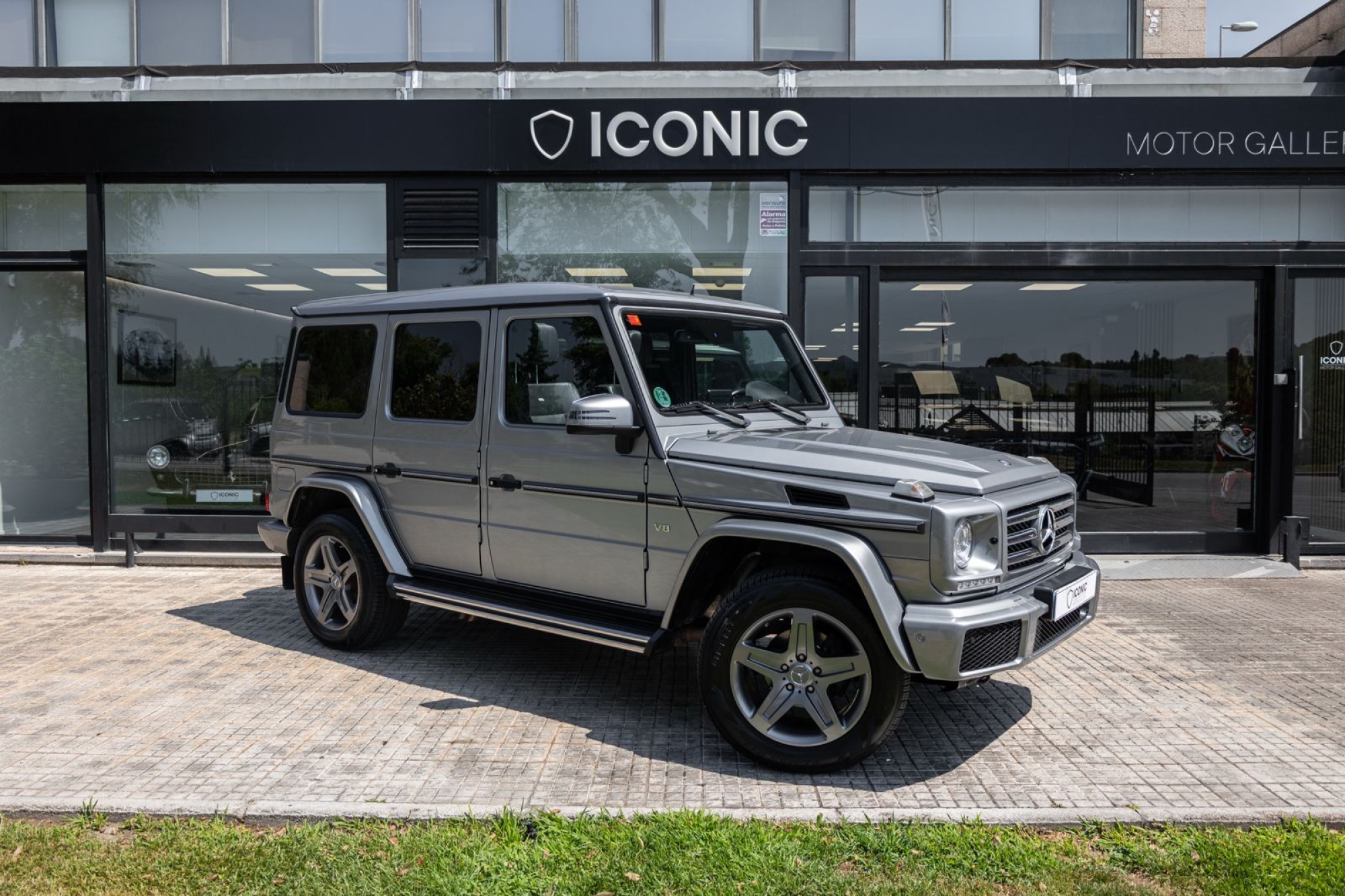 MERCEDES-BENZ G500