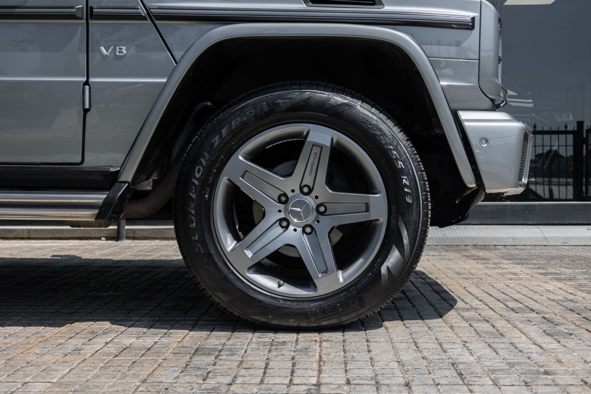 MERCEDES-BENZ G500