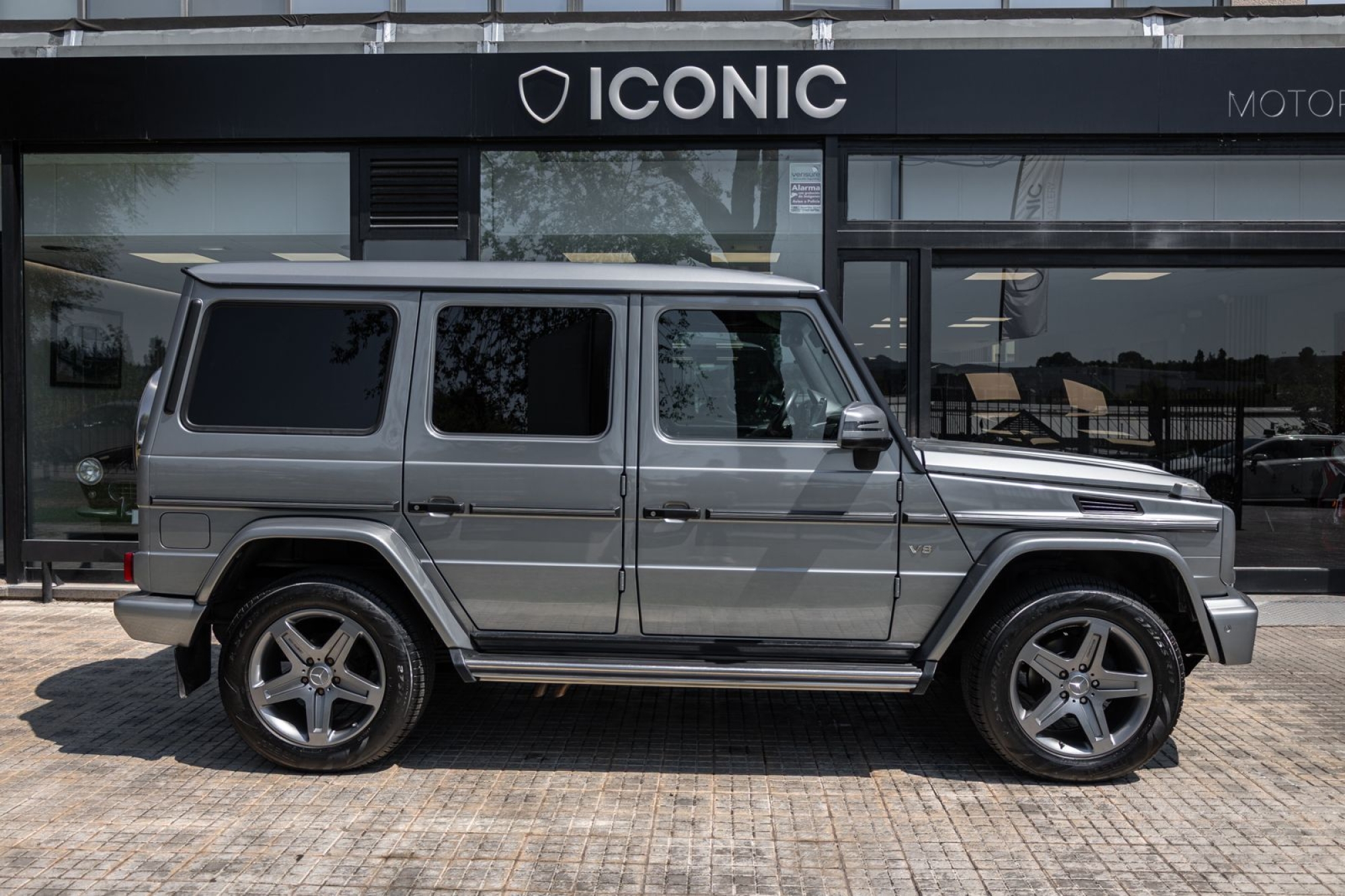 MERCEDES-BENZ G500