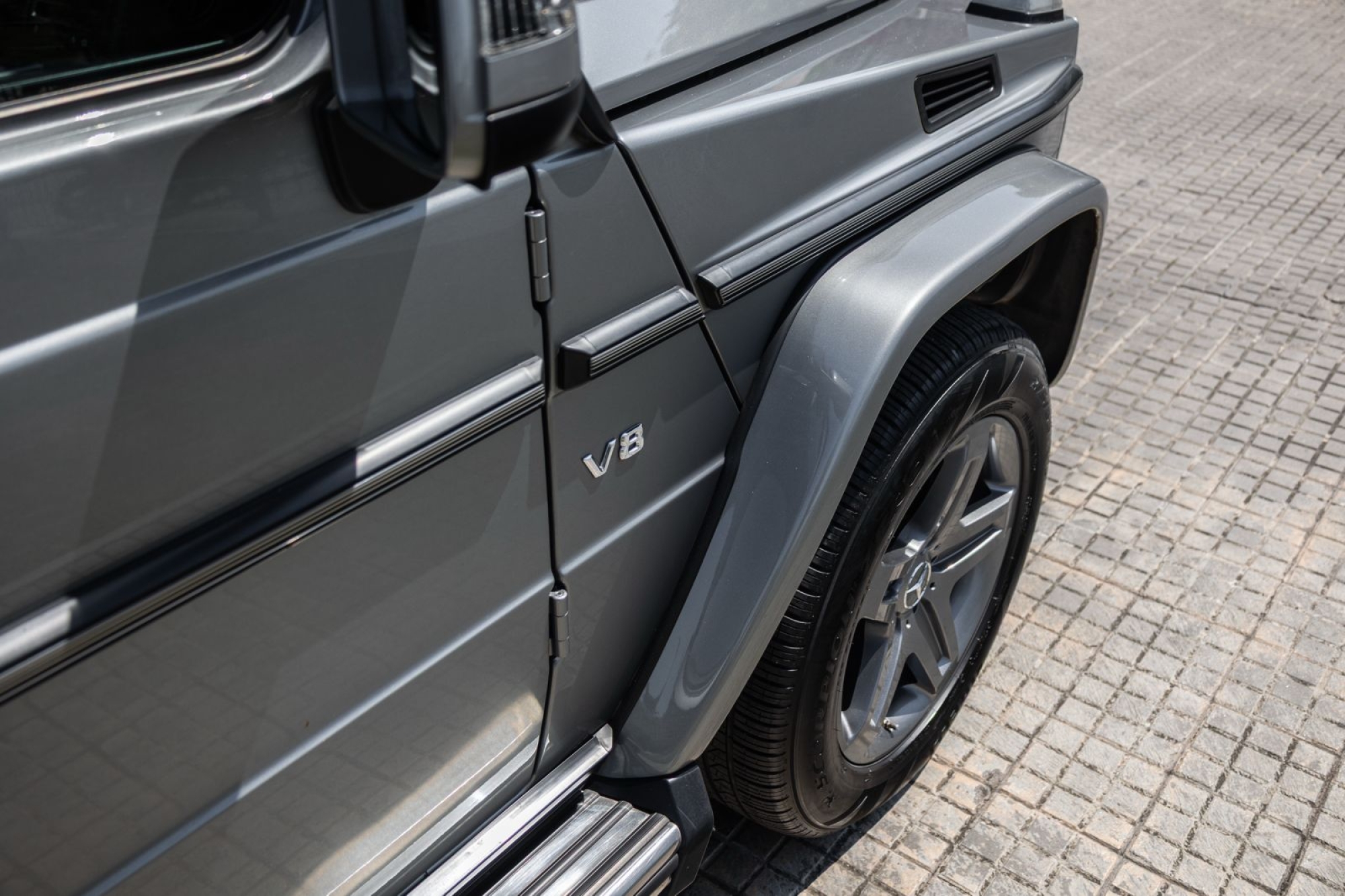 MERCEDES-BENZ G500