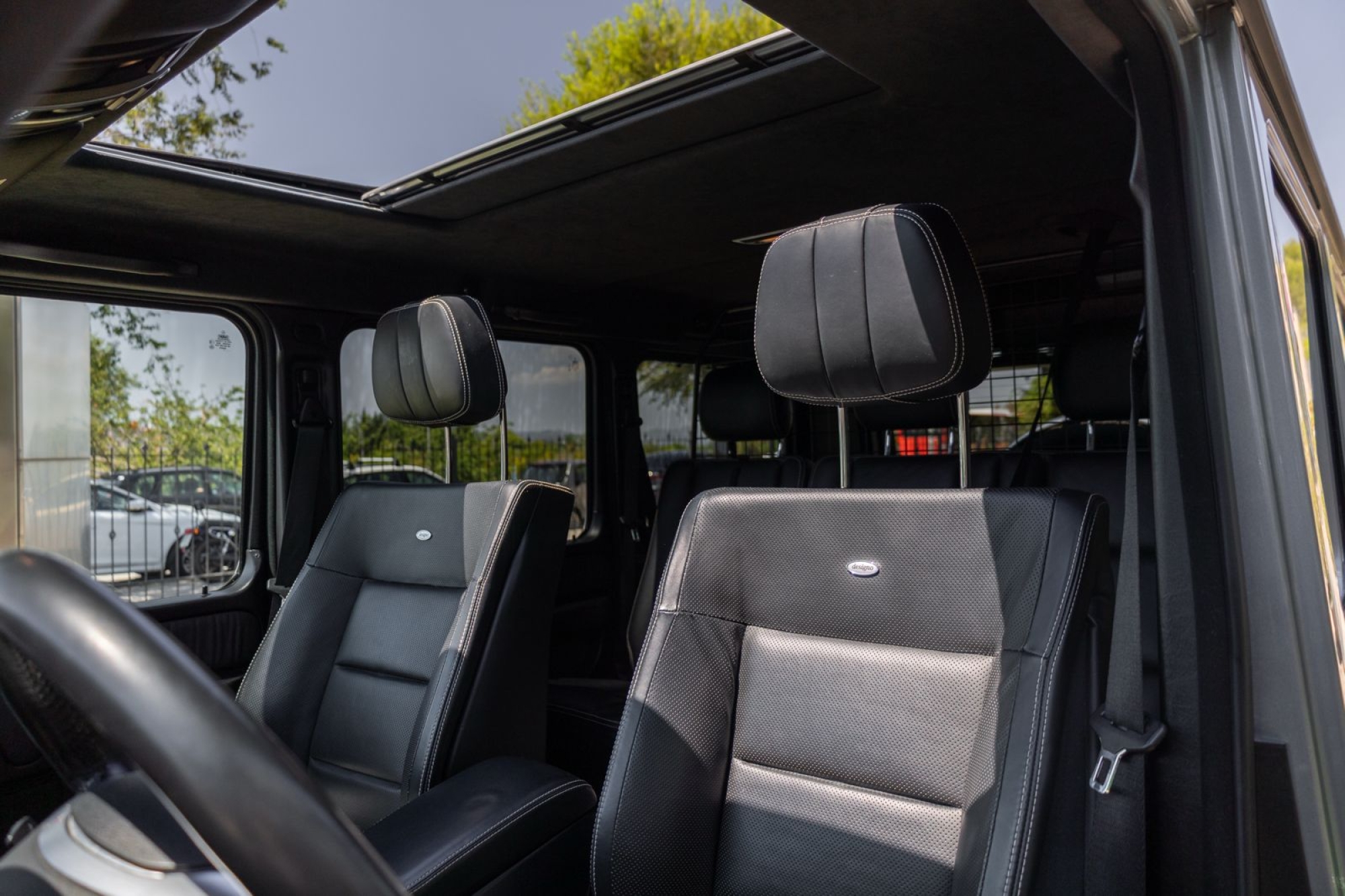 MERCEDES-BENZ G500