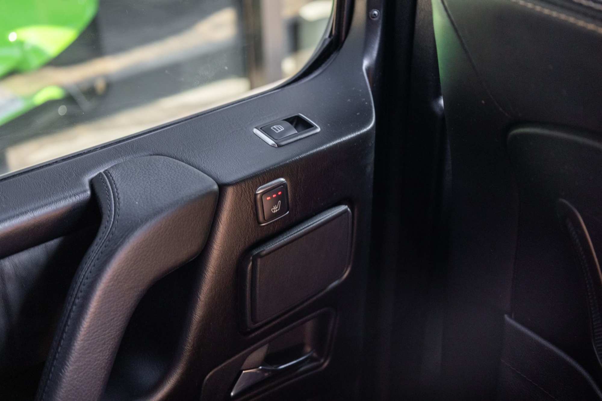 MERCEDES-BENZ G500