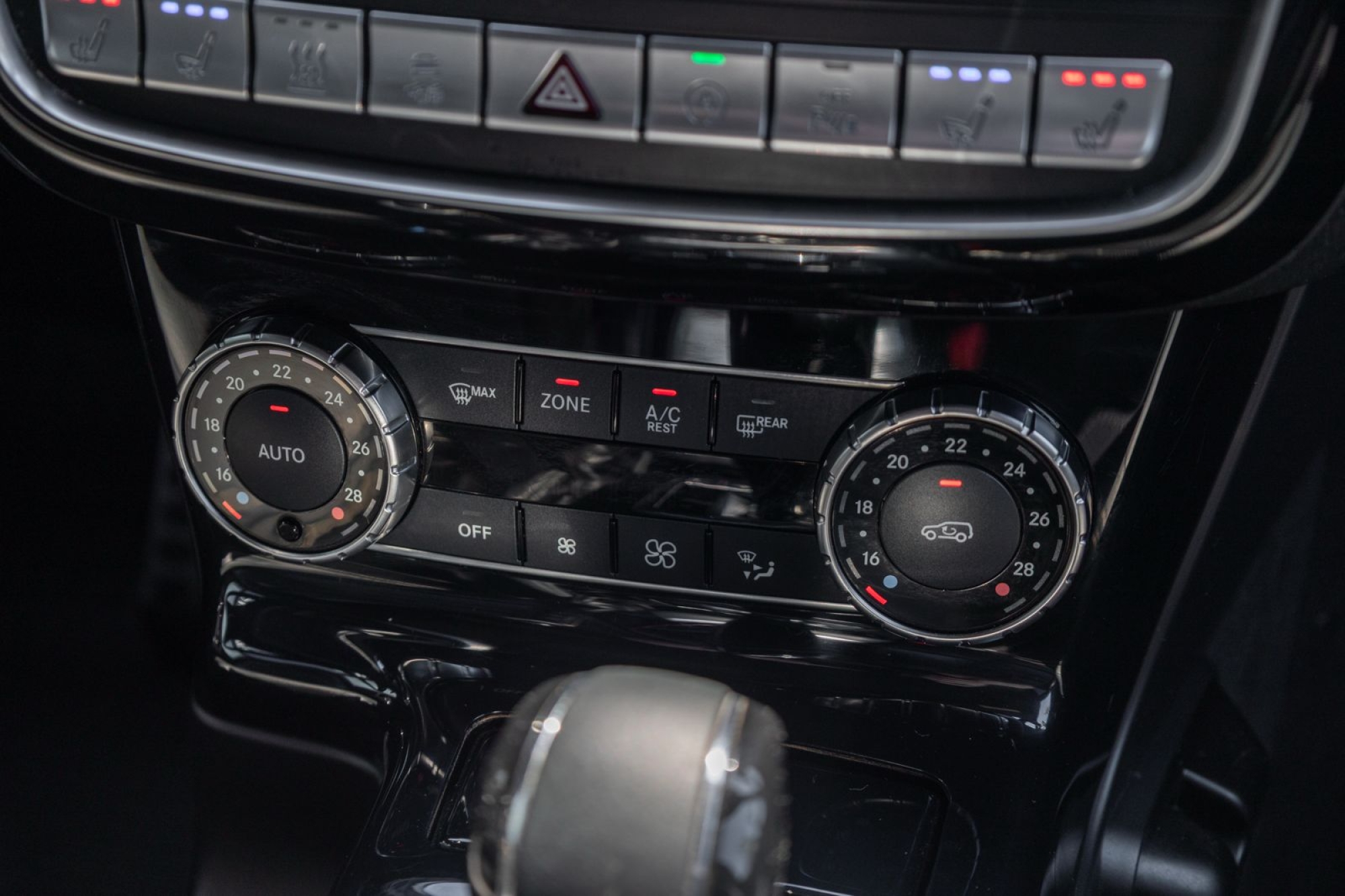 MERCEDES-BENZ G500
