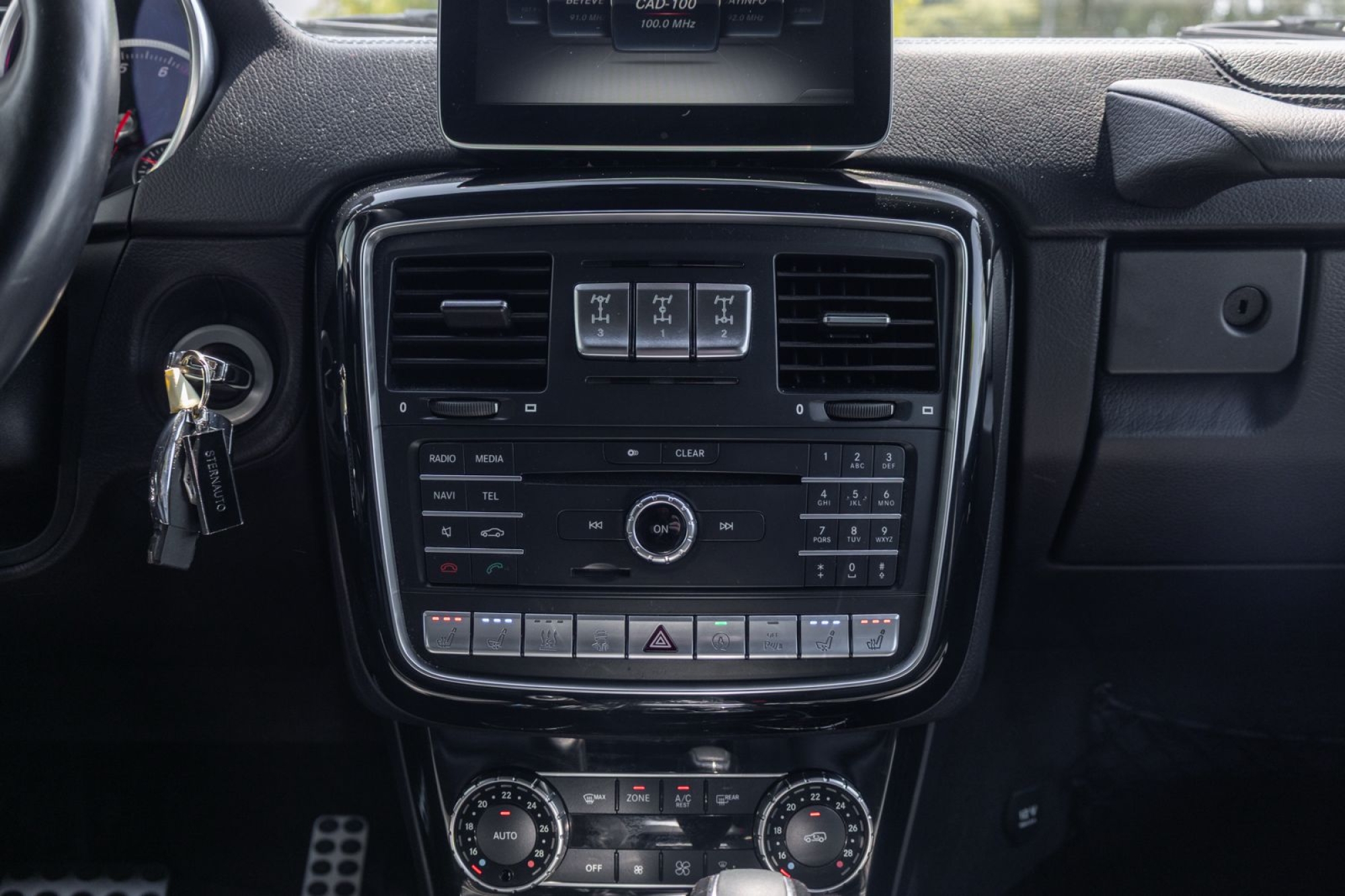 MERCEDES-BENZ G500