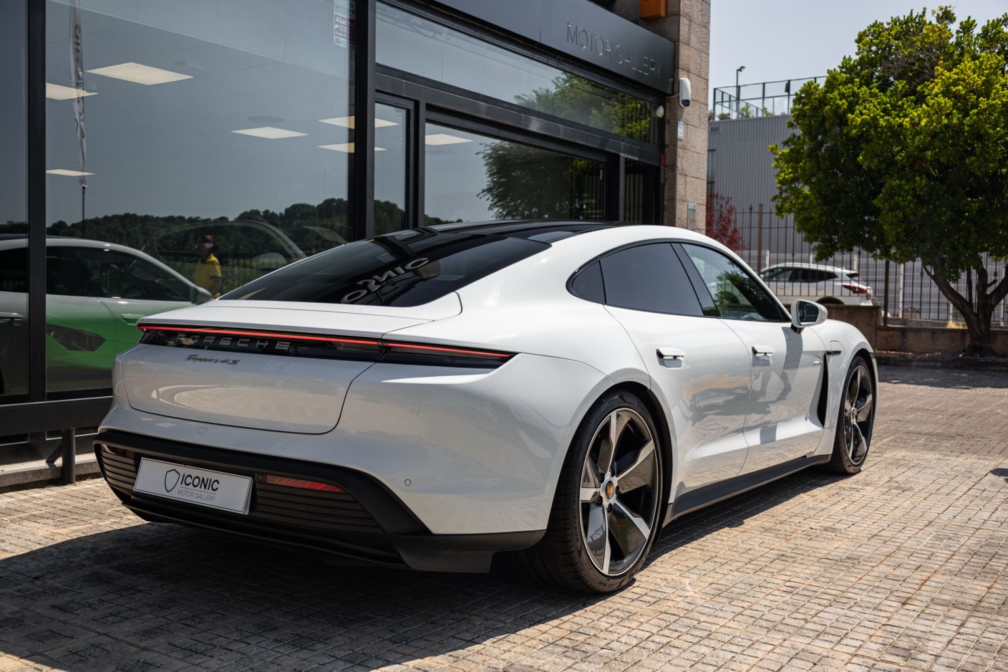 PORSCHE TAYCAN 4S