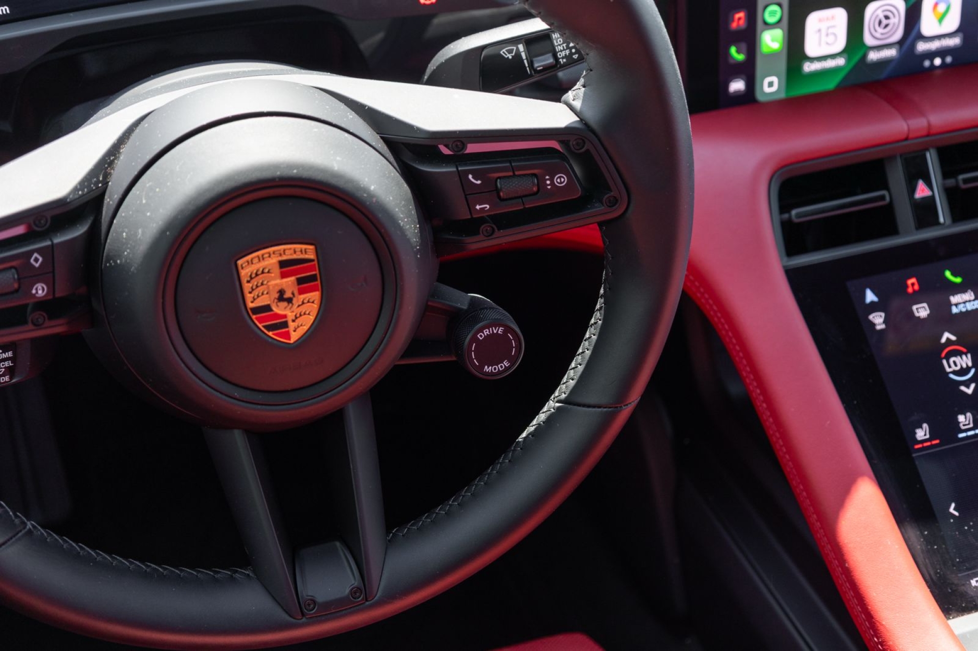 PORSCHE TAYCAN 4S