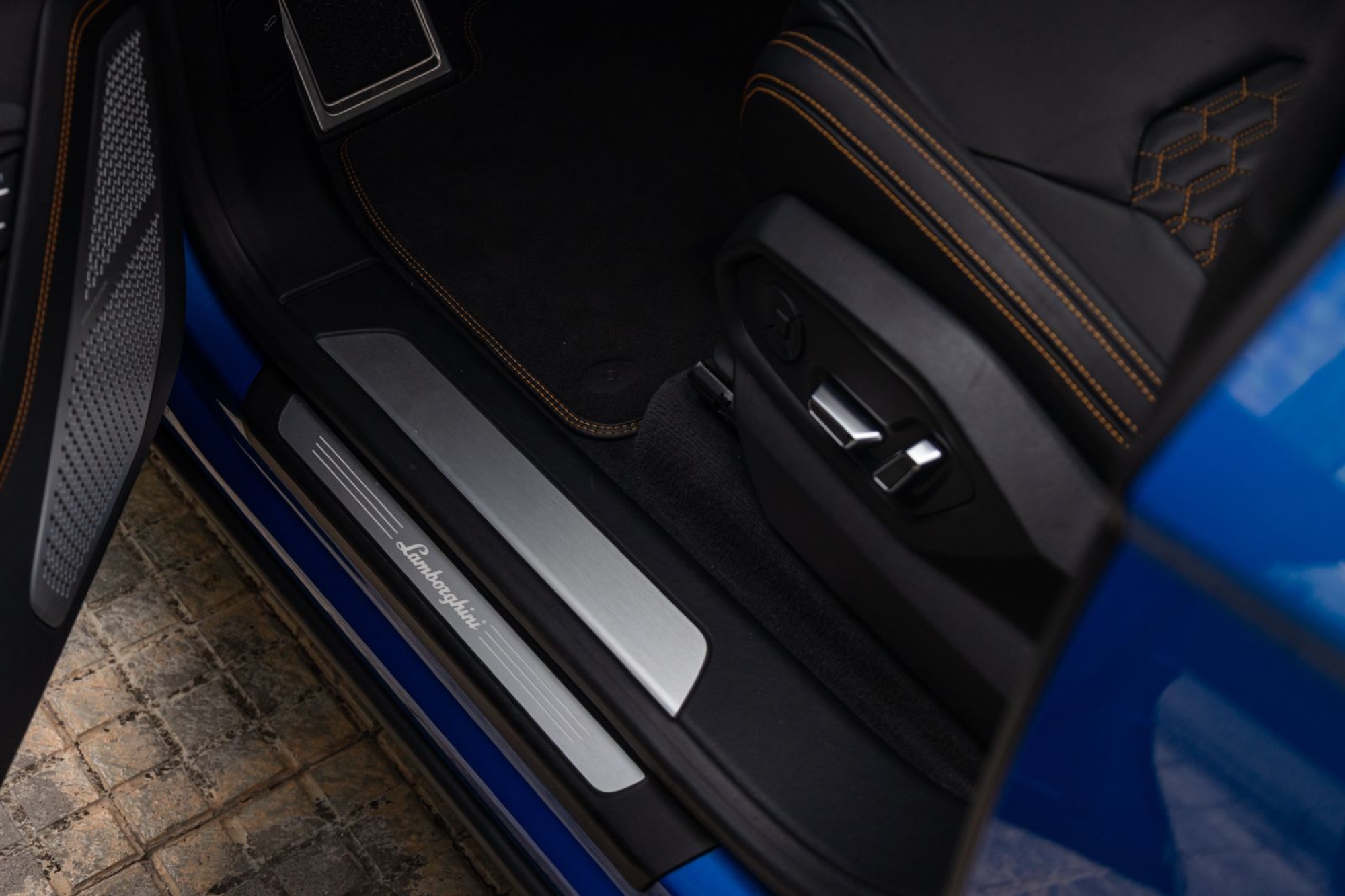 LAMBORGHINI URUS 4.0 V8