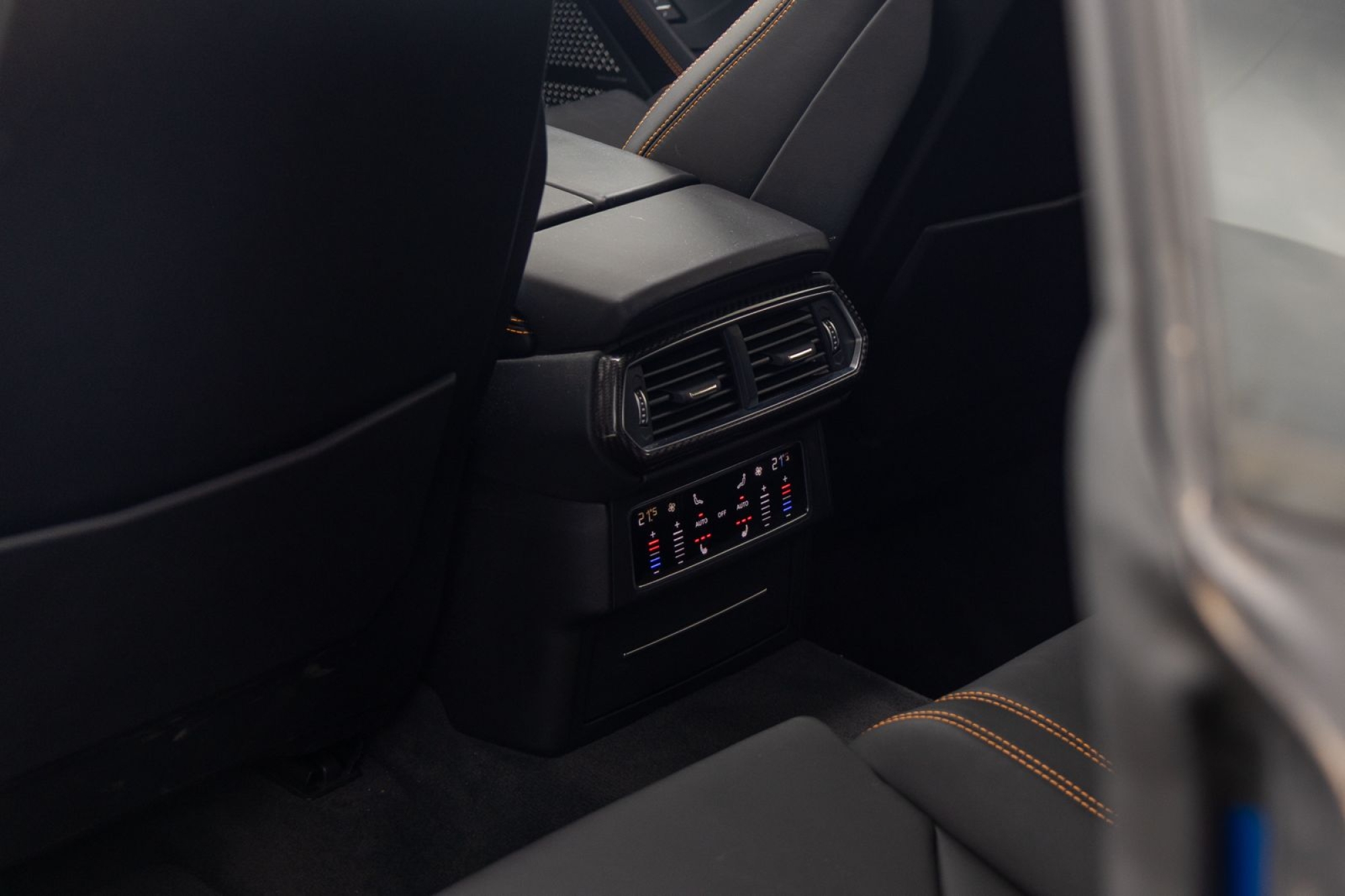 LAMBORGHINI URUS 4.0 V8