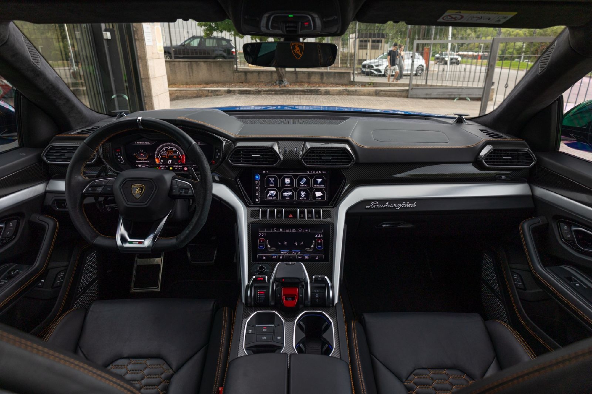 LAMBORGHINI URUS 4.0 V8