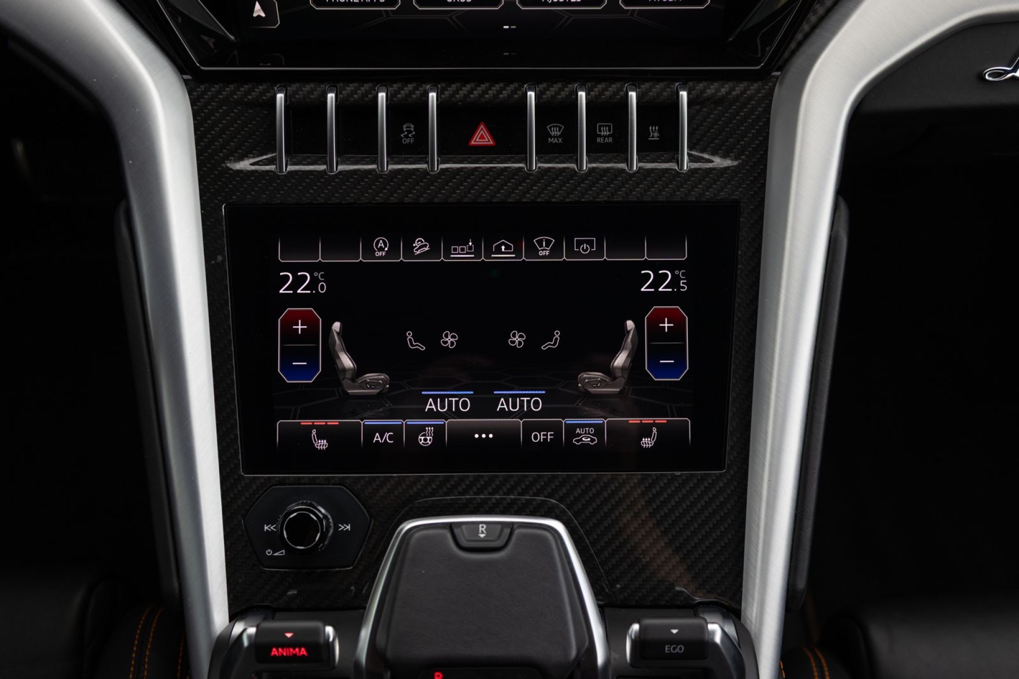 LAMBORGHINI URUS 4.0 V8