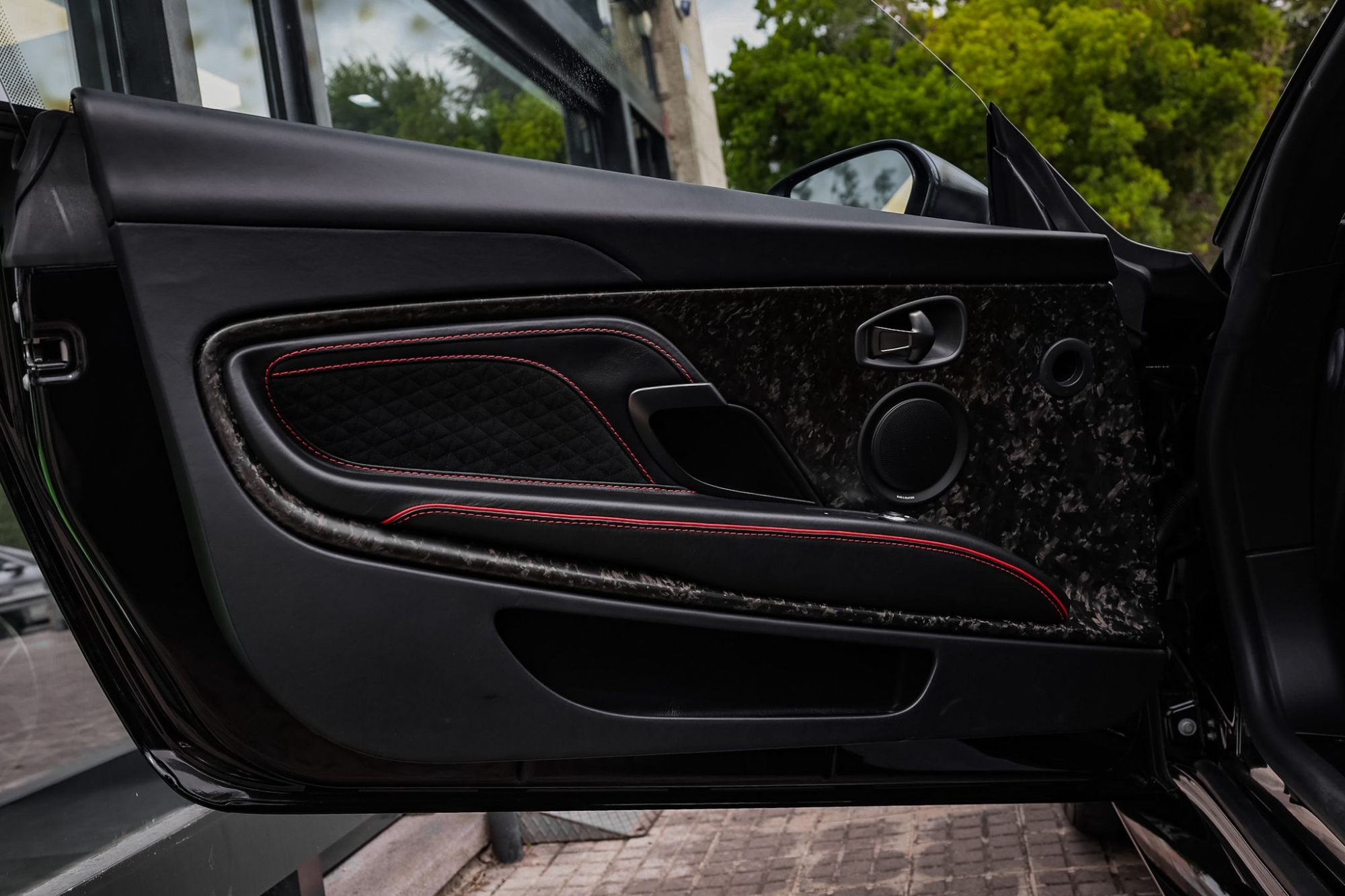 ASTON MARTIN DBS SUPERLEGGERA TAG HEUER EDITION