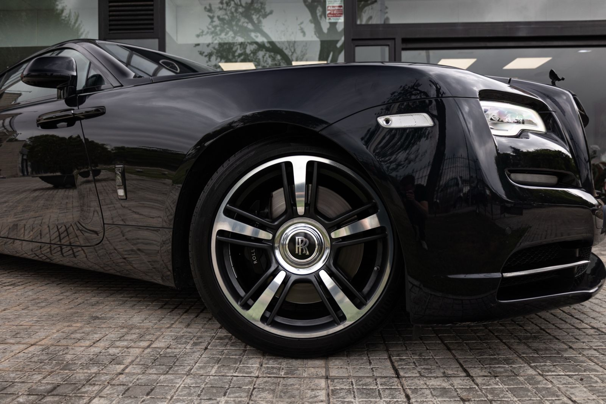 ROLLS-ROYCE WRAITH