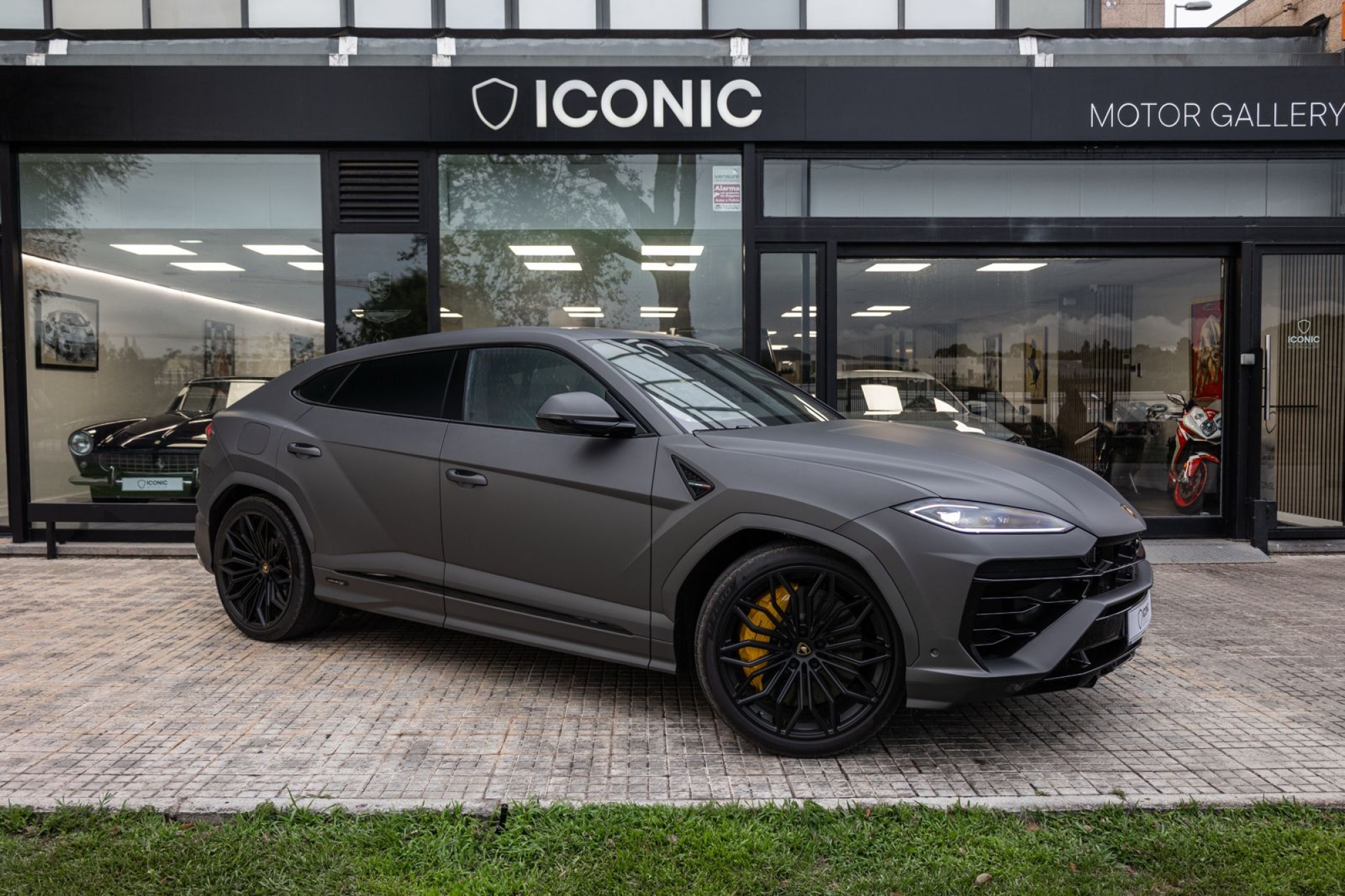 LAMBORGHINI URUS SE