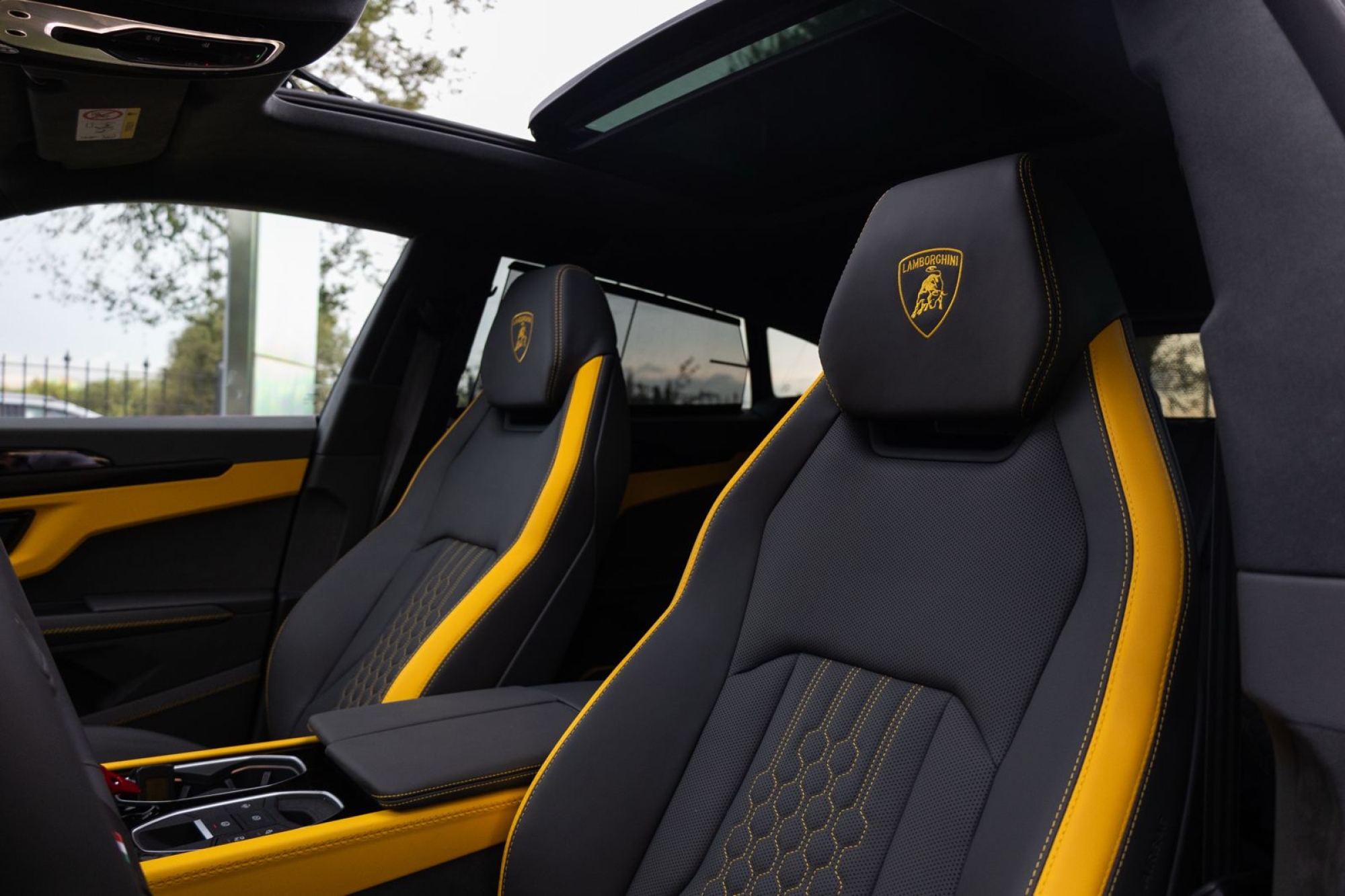 LAMBORGHINI URUS SE