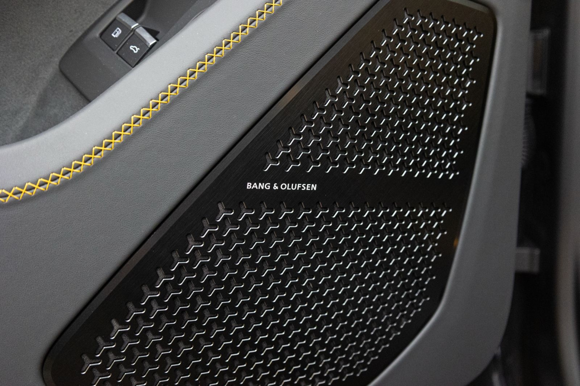 LAMBORGHINI URUS SE