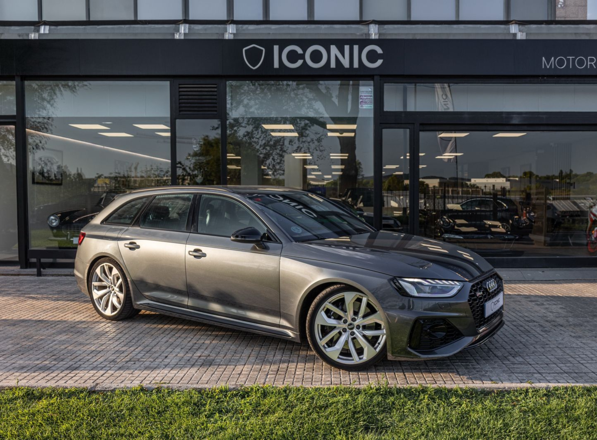 AUDI RS4 AVANT