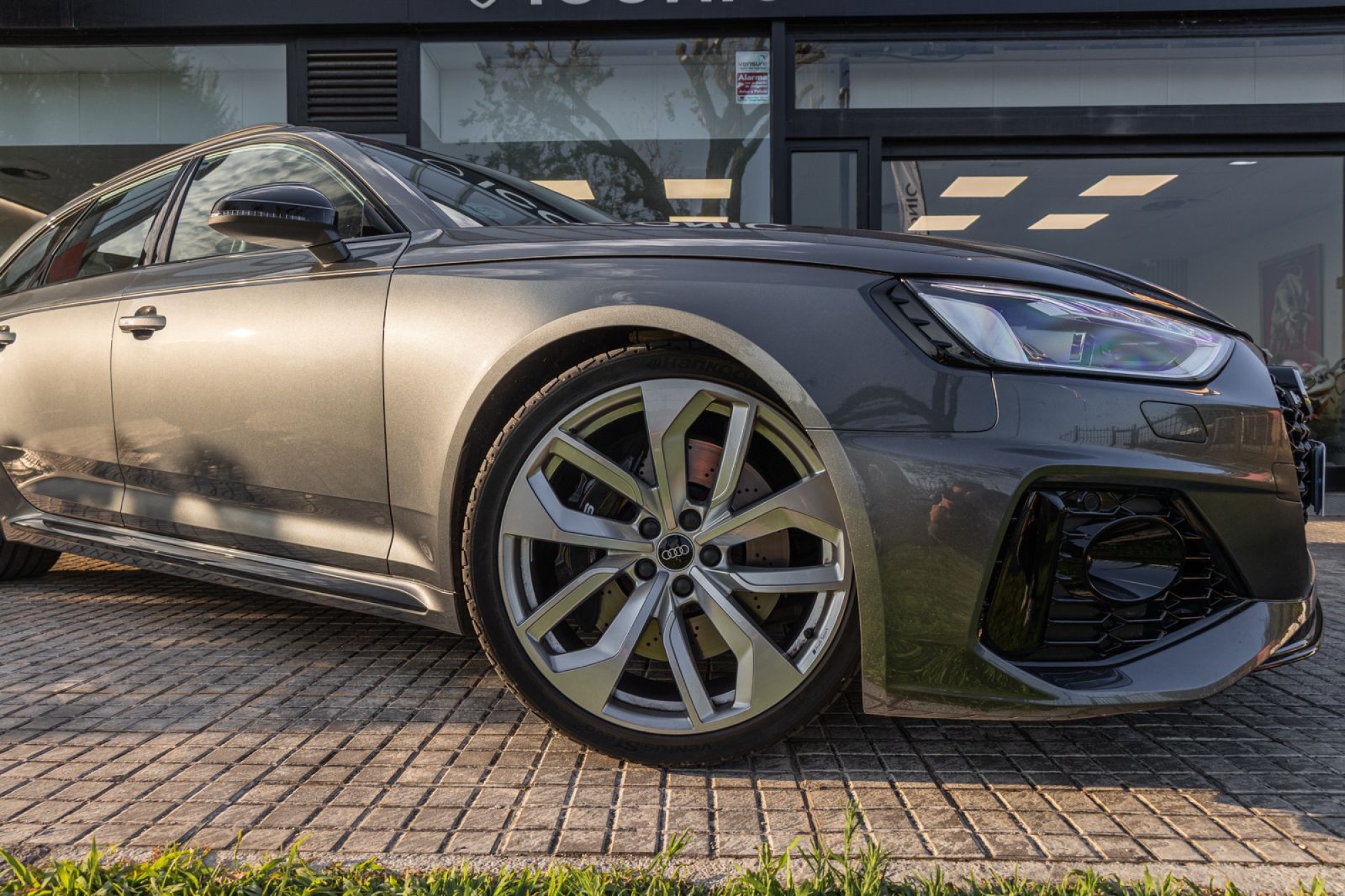 AUDI RS4 AVANT