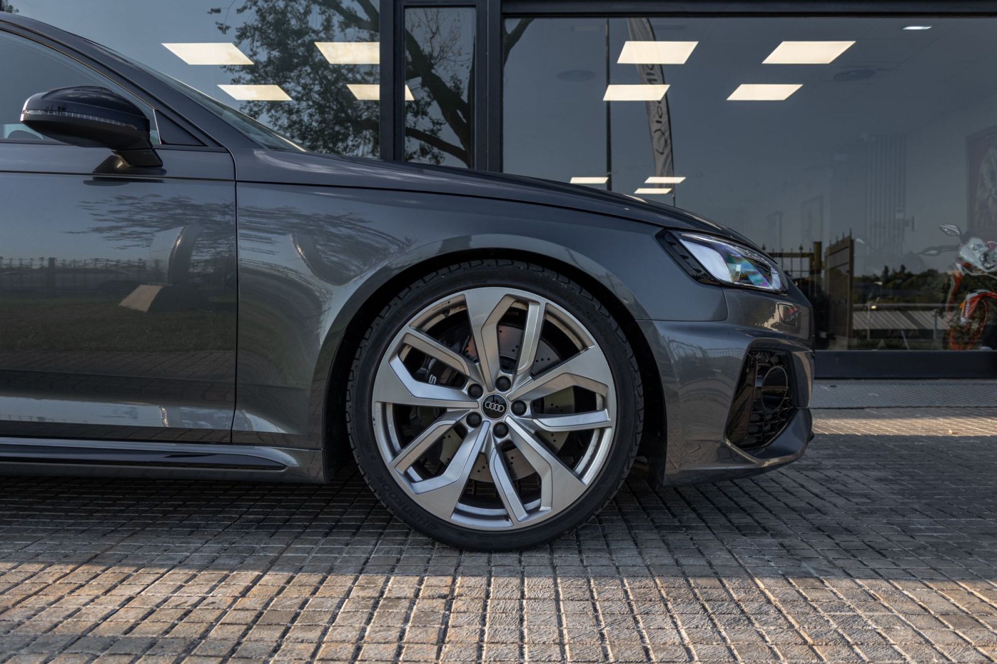 AUDI RS4 AVANT