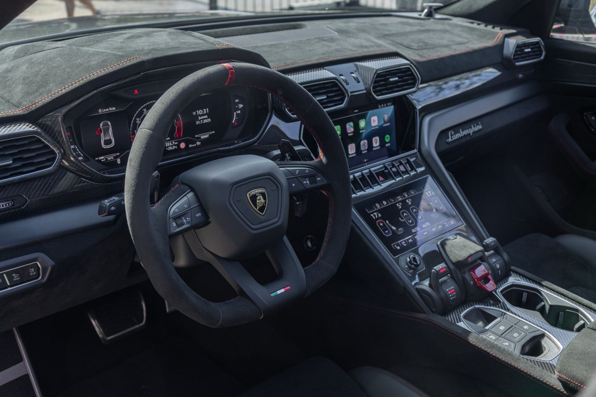 LAMBORGHINI URUS PERFORMANTE