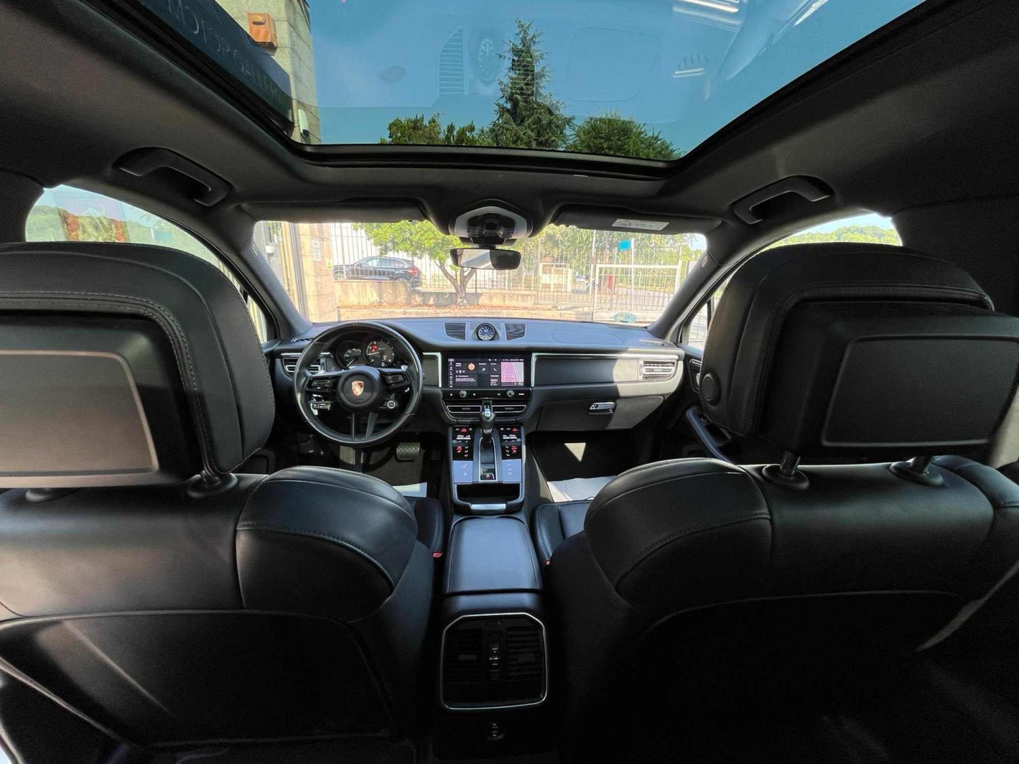 PORSCHE MACAN T