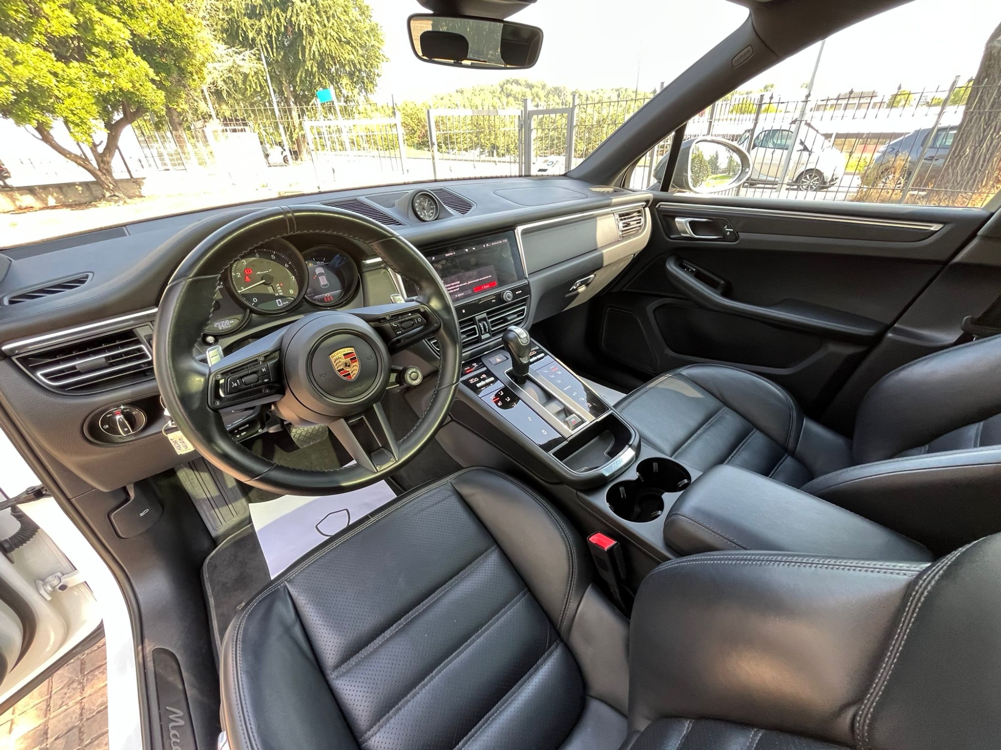 PORSCHE MACAN T