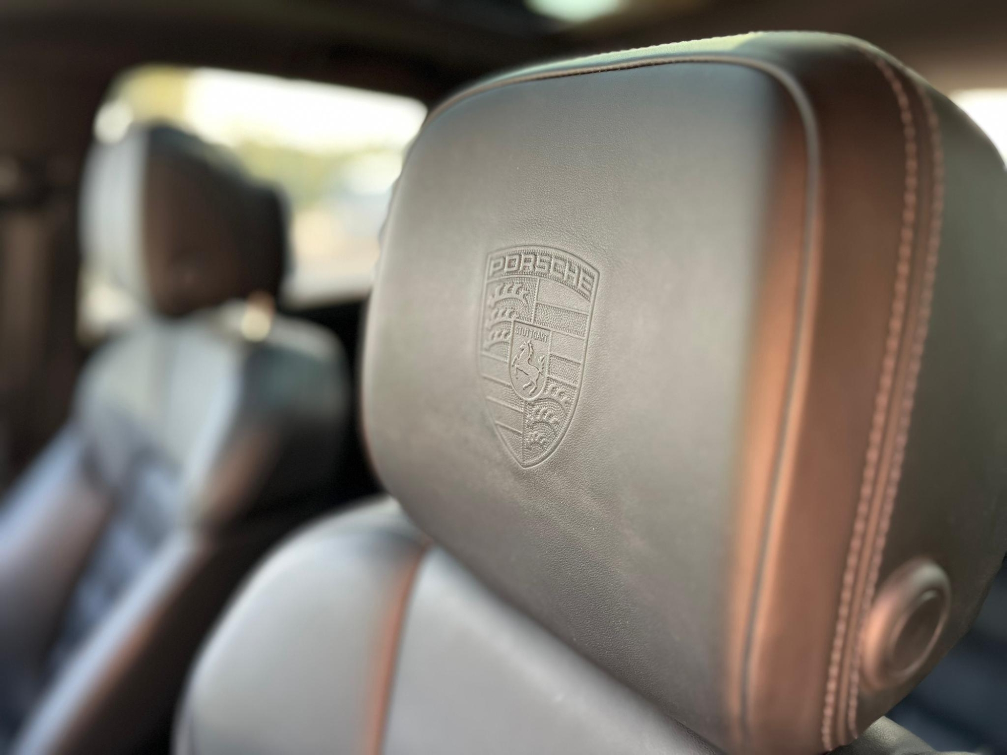 PORSCHE MACAN T