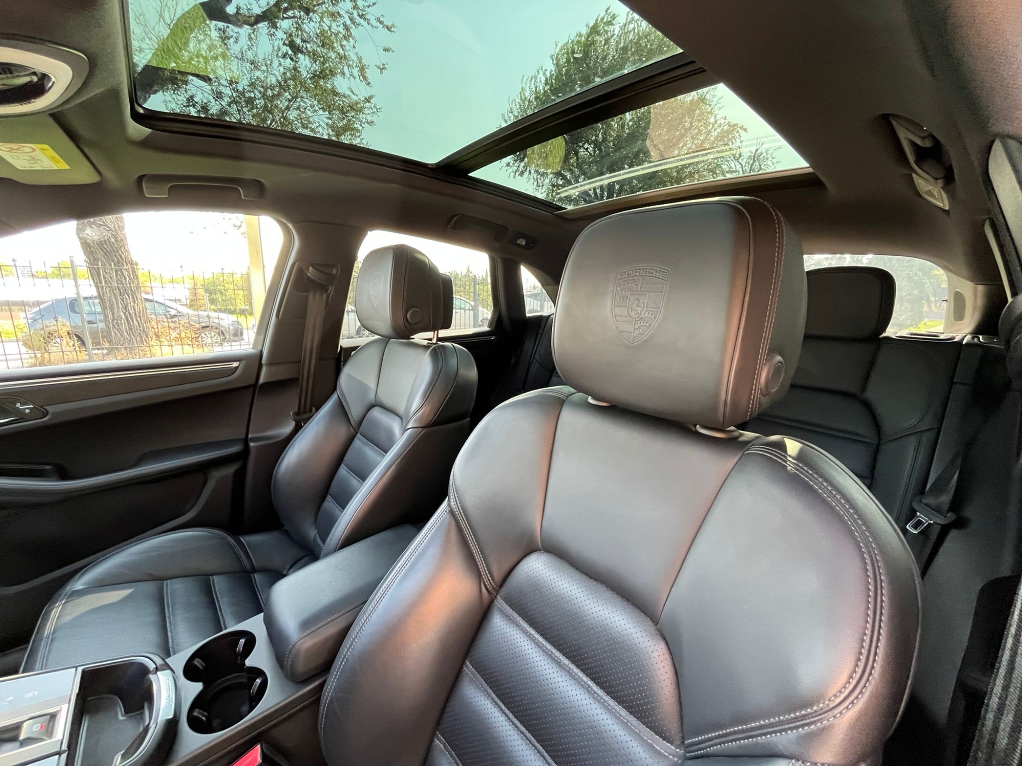 PORSCHE MACAN T