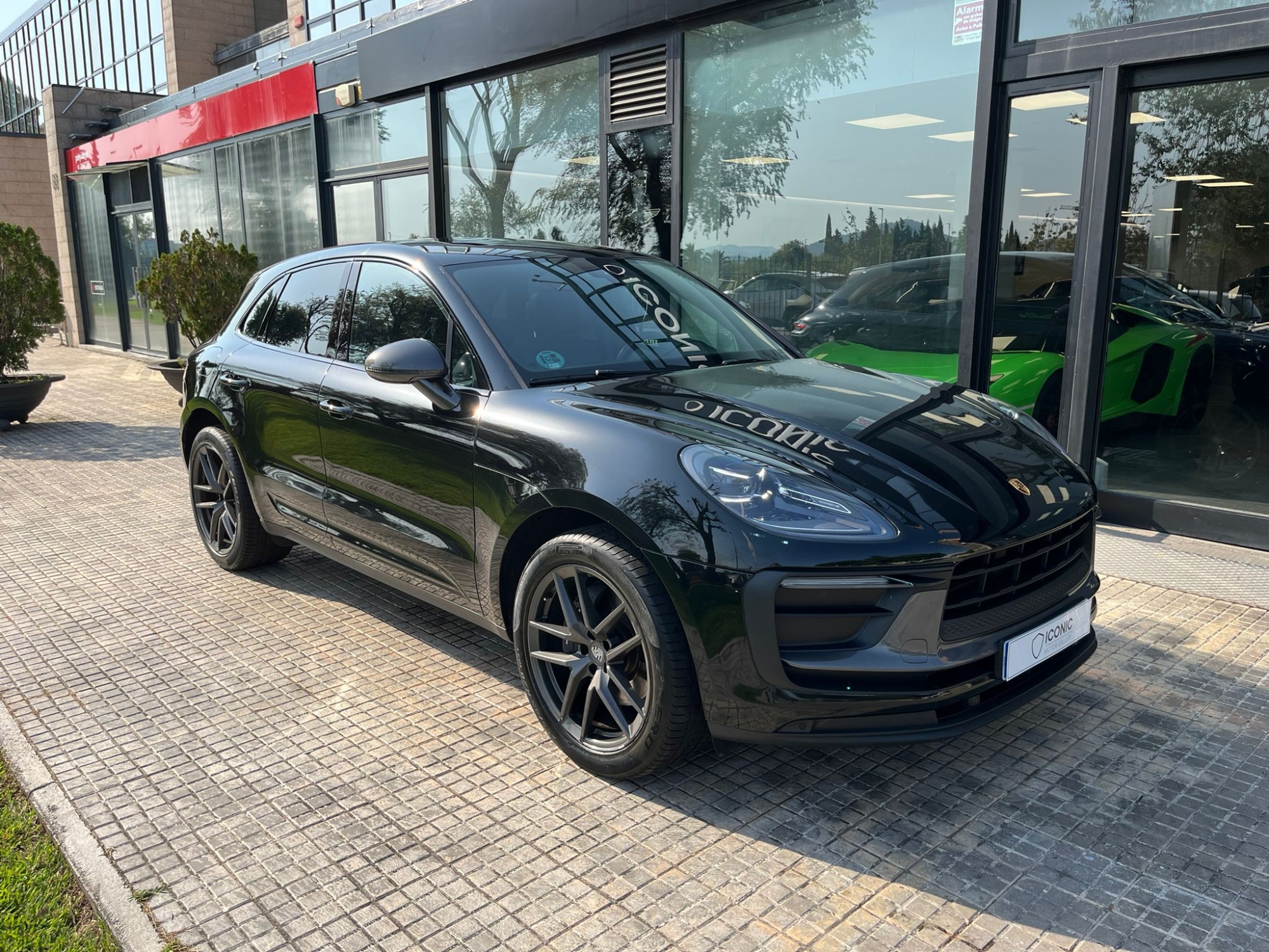 PORSCHE MACAN T