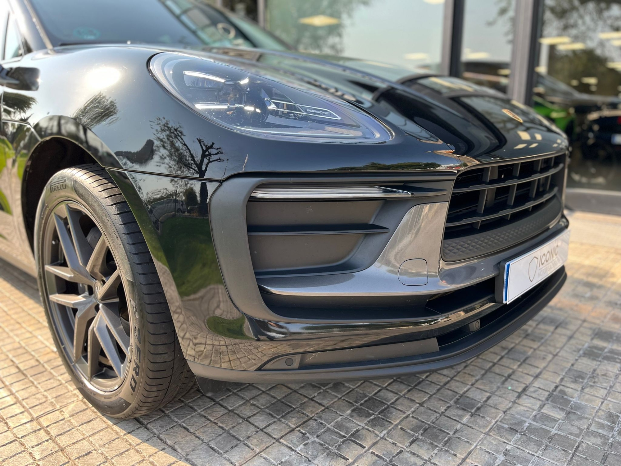 PORSCHE MACAN T