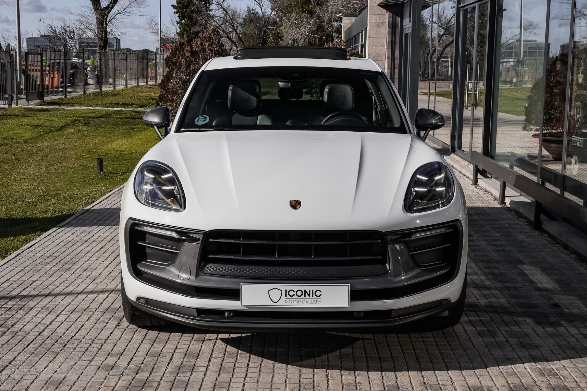 PORSCHE MACAN T