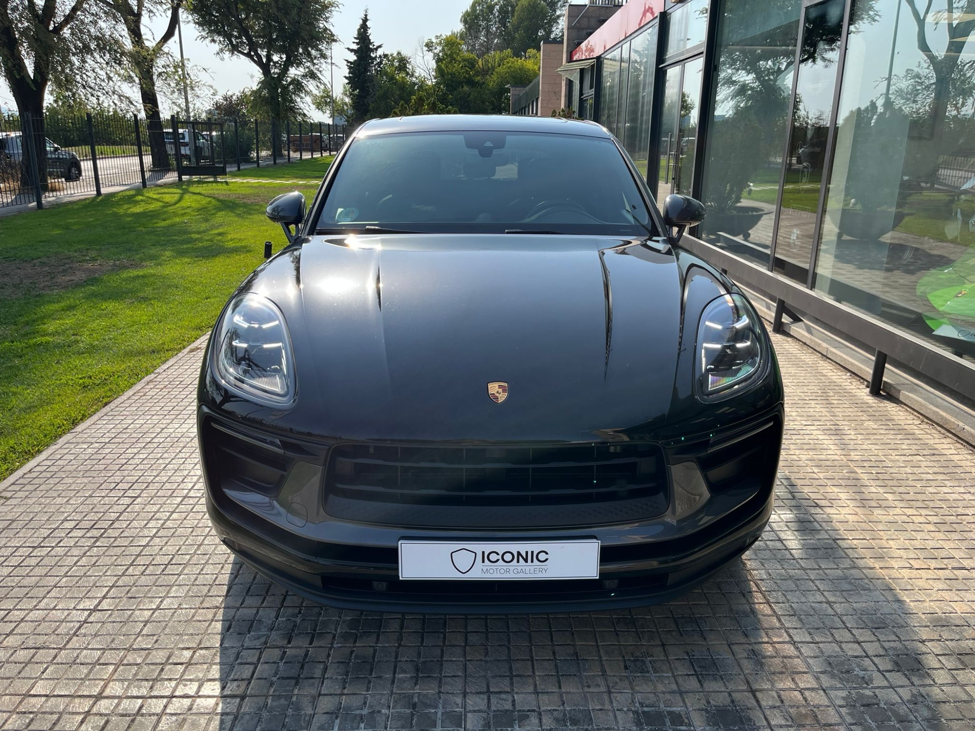 PORSCHE MACAN T