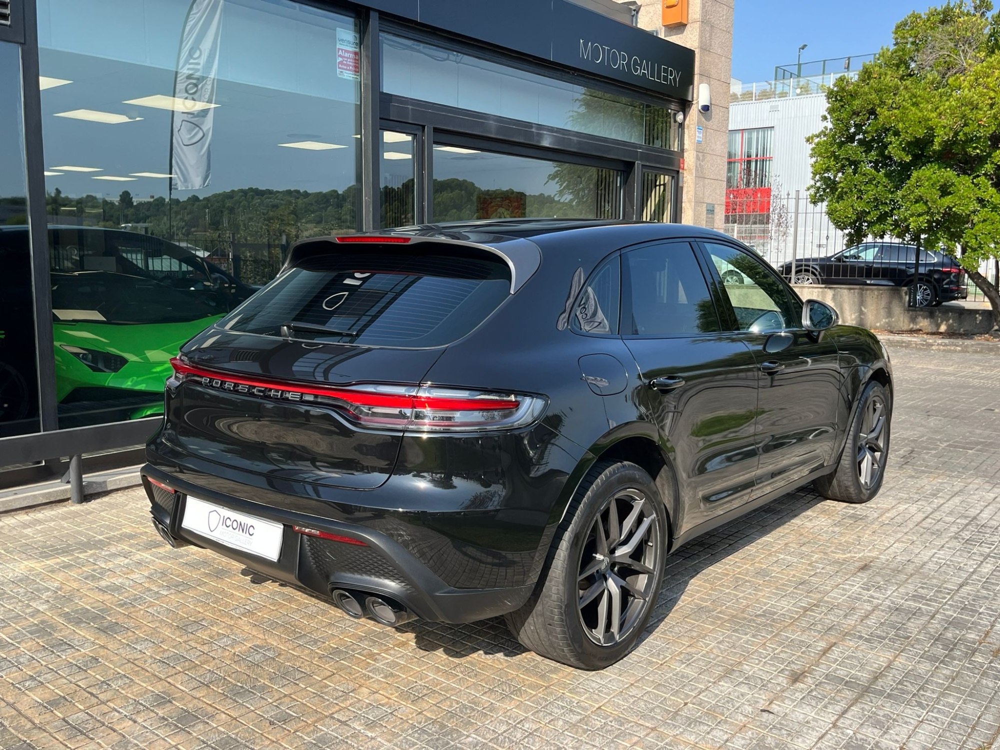 PORSCHE MACAN T