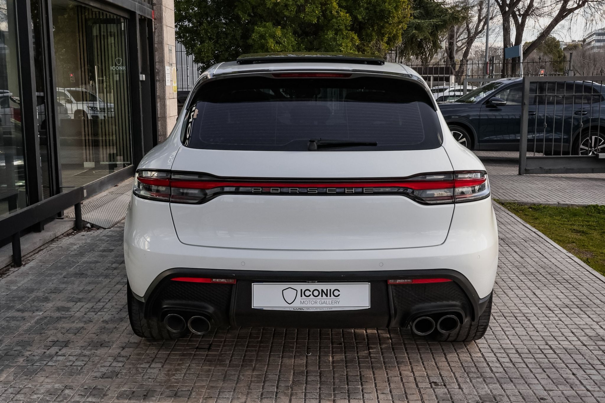 PORSCHE MACAN T