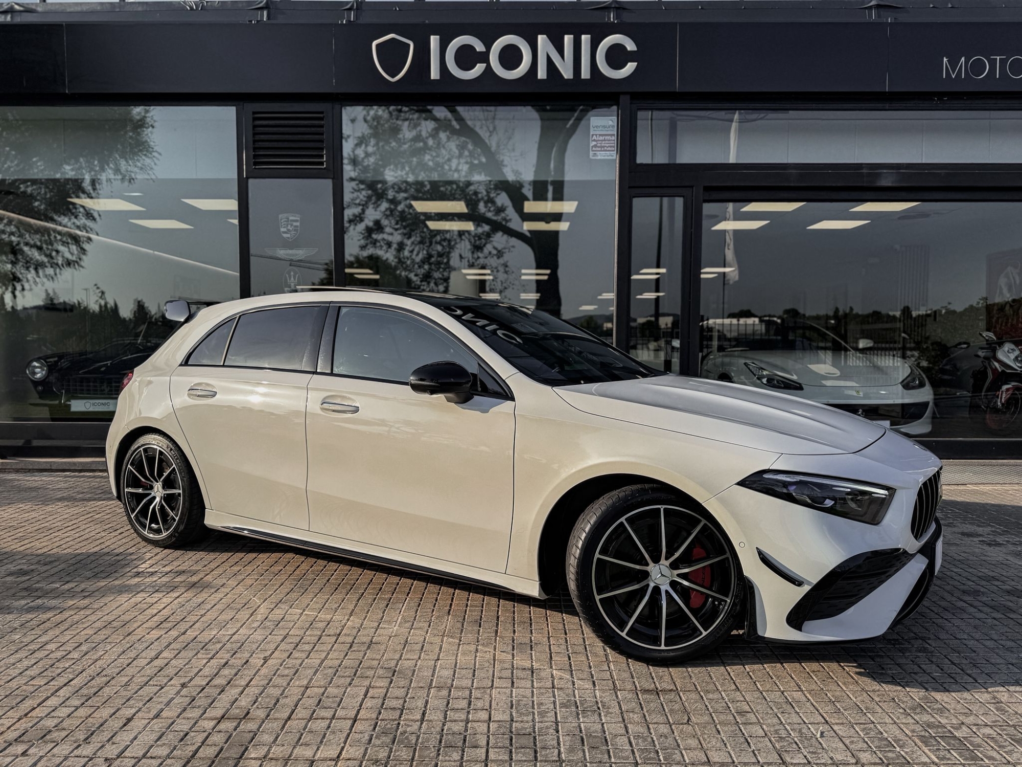 MERCEDES BENZ A35 AMG
