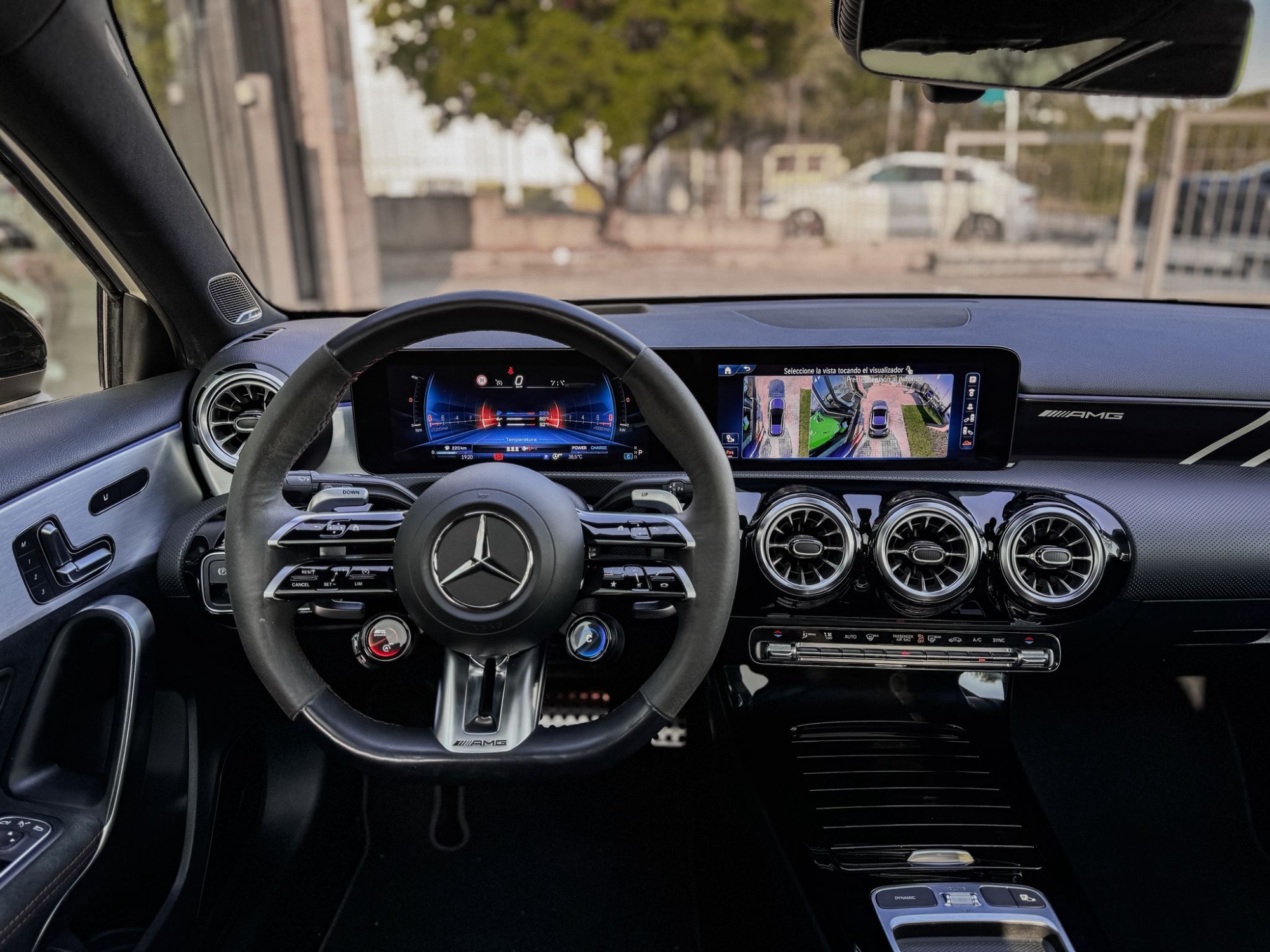 MERCEDES BENZ A35 AMG