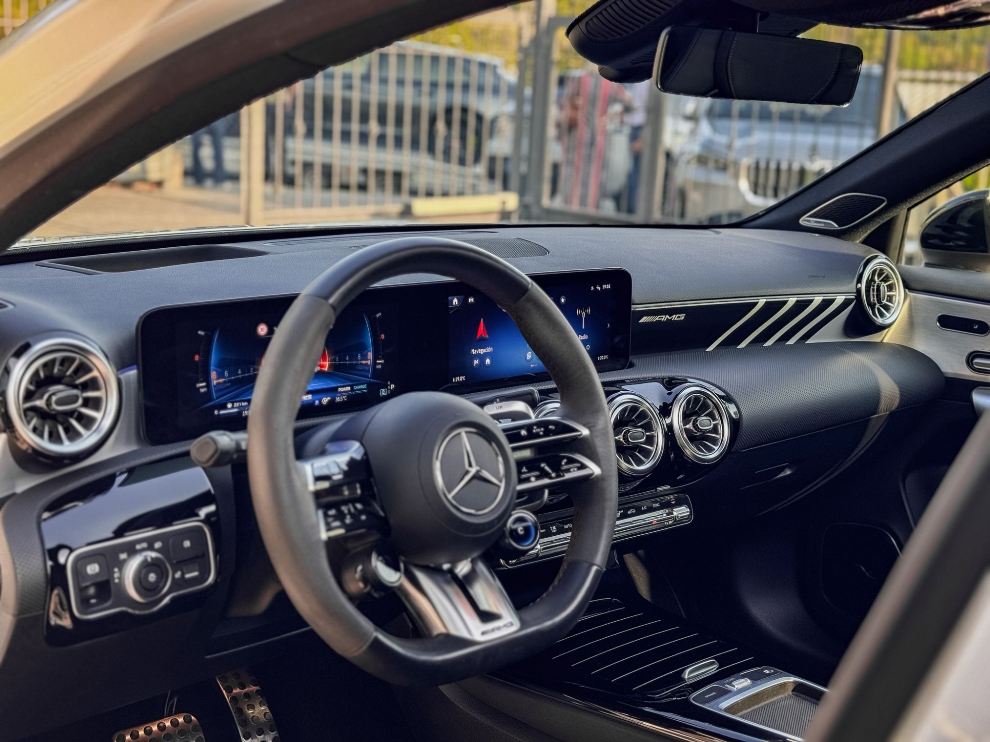 MERCEDES BENZ A35 AMG