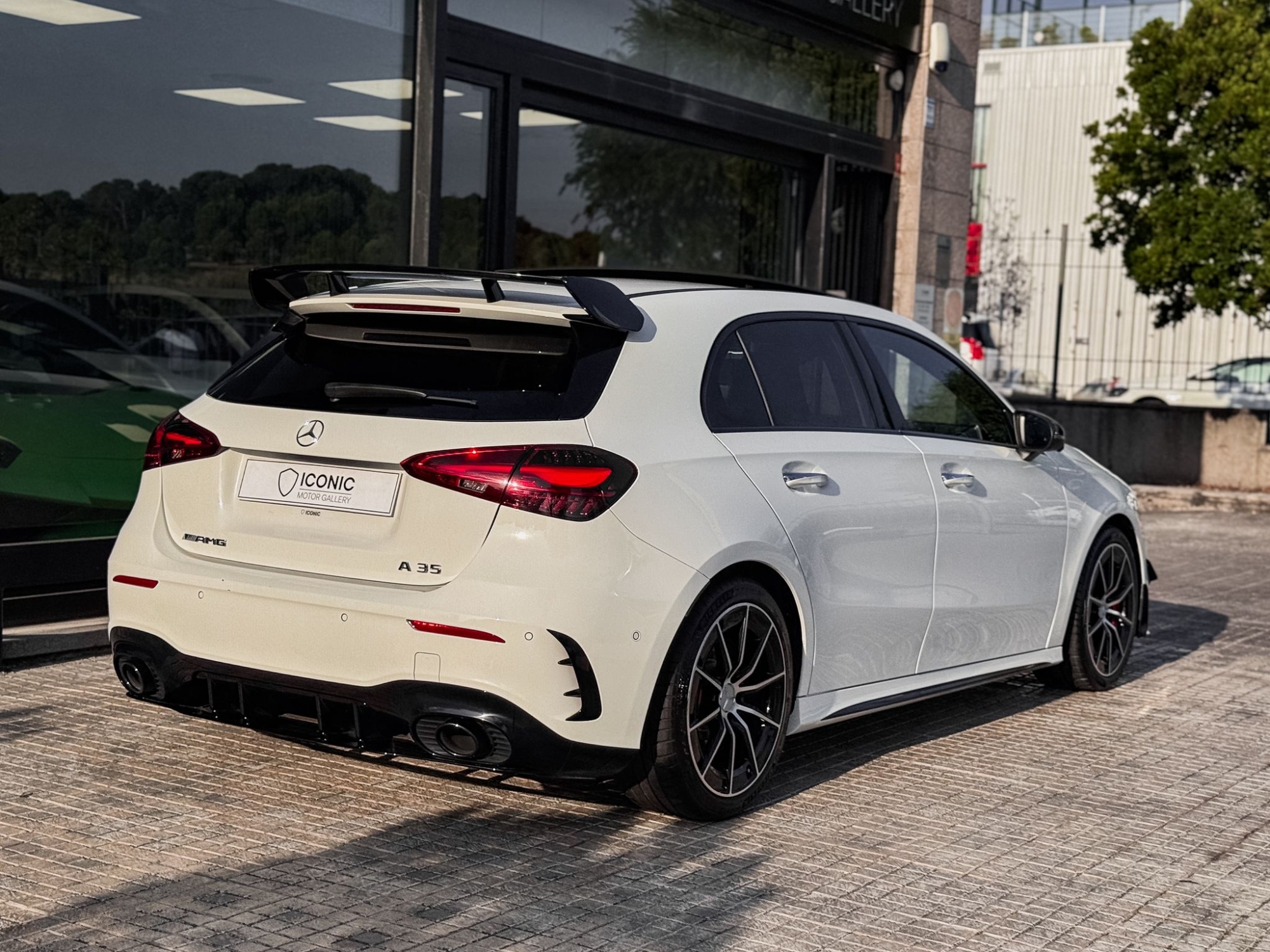 MERCEDES BENZ A35 AMG