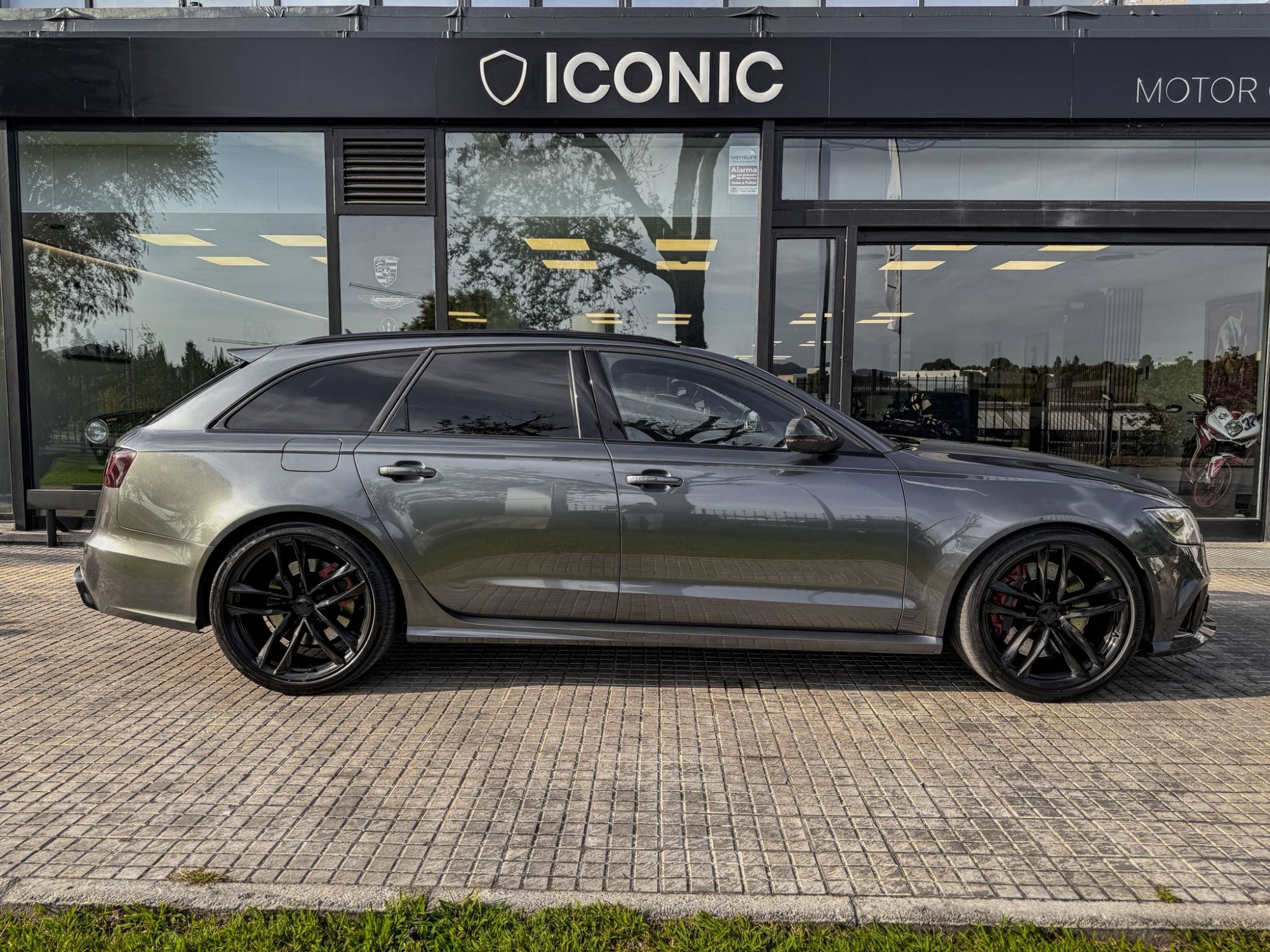AUDI RS6 