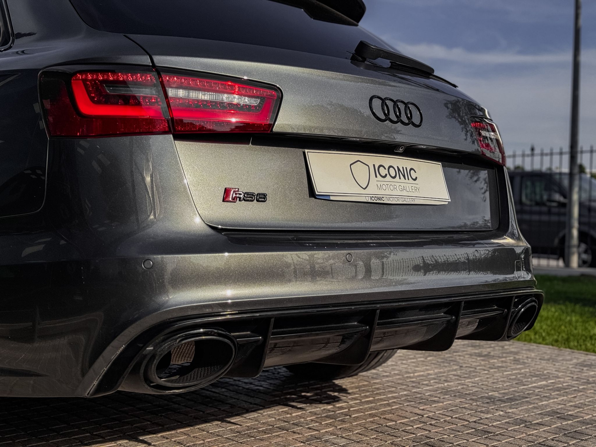 AUDI RS6 