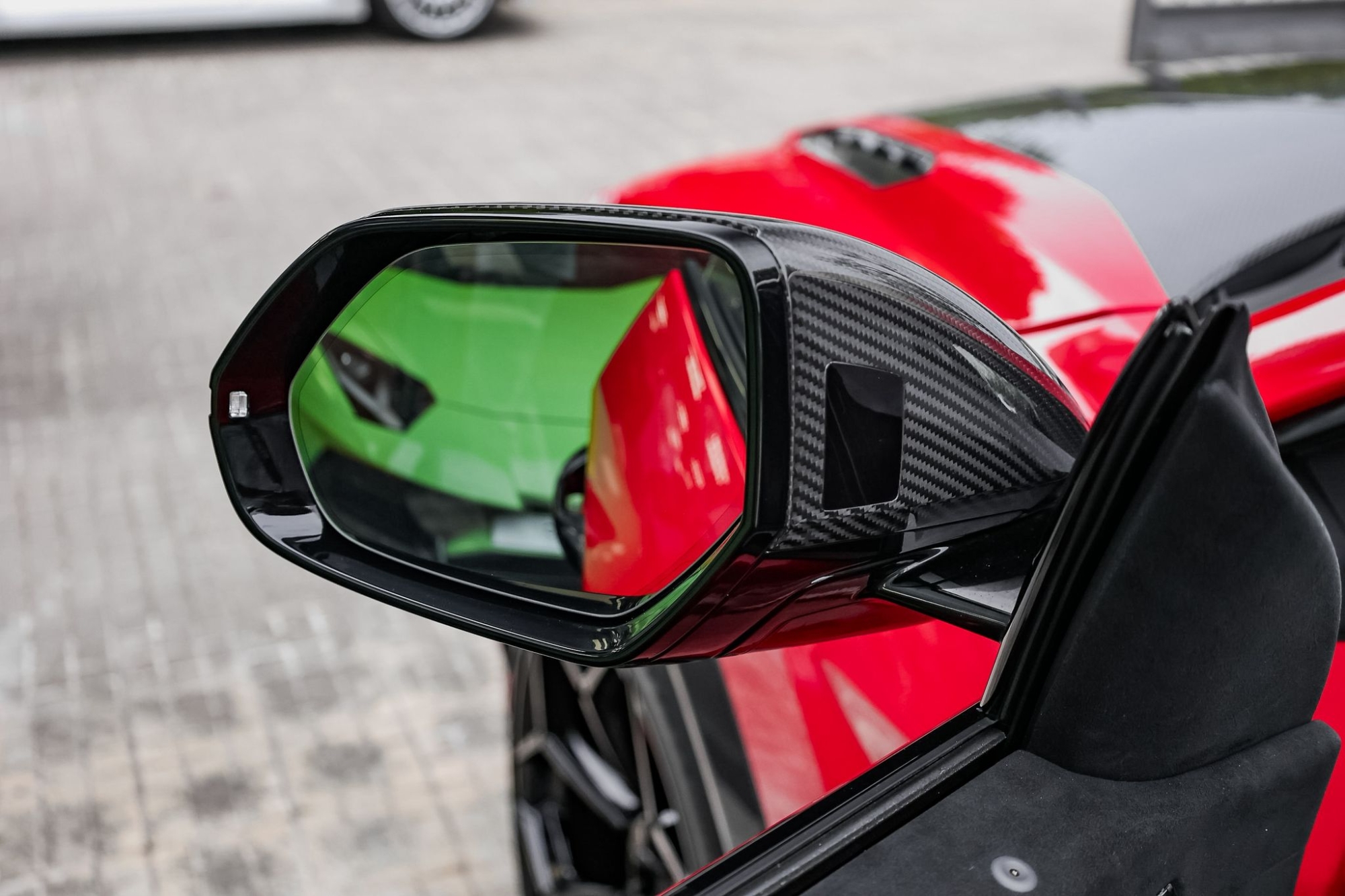 LAMBORGHINI URUS PERFORMANTE