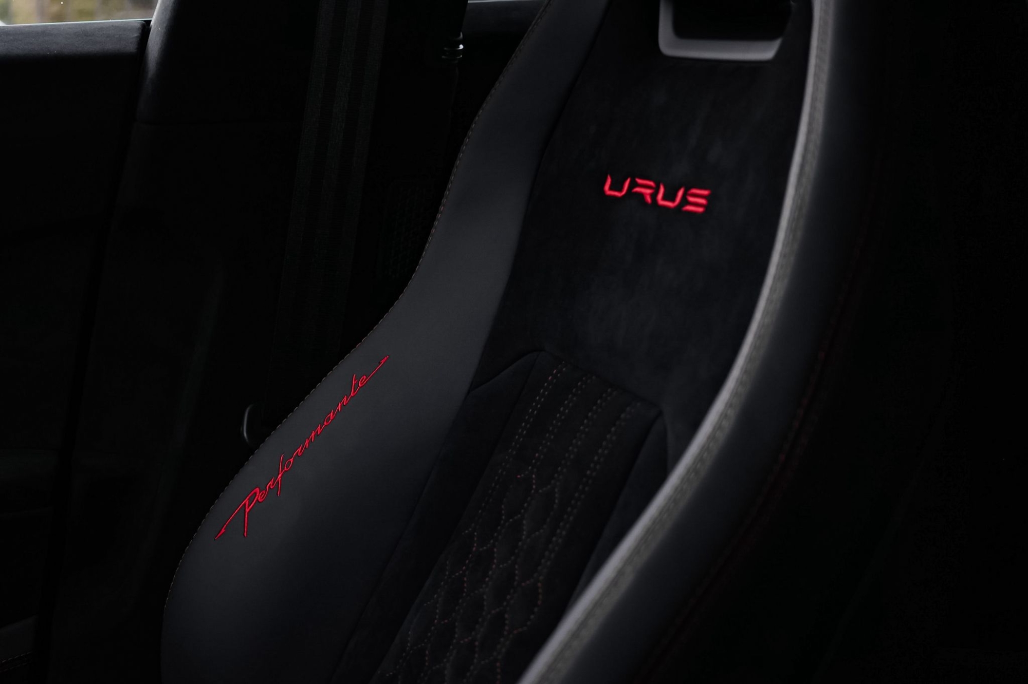 LAMBORGHINI URUS PERFORMANTE