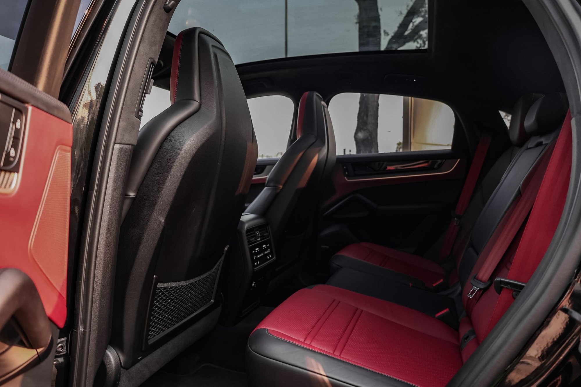 PORSCHE CAYENNE TURBO E-HYBRID COUPE