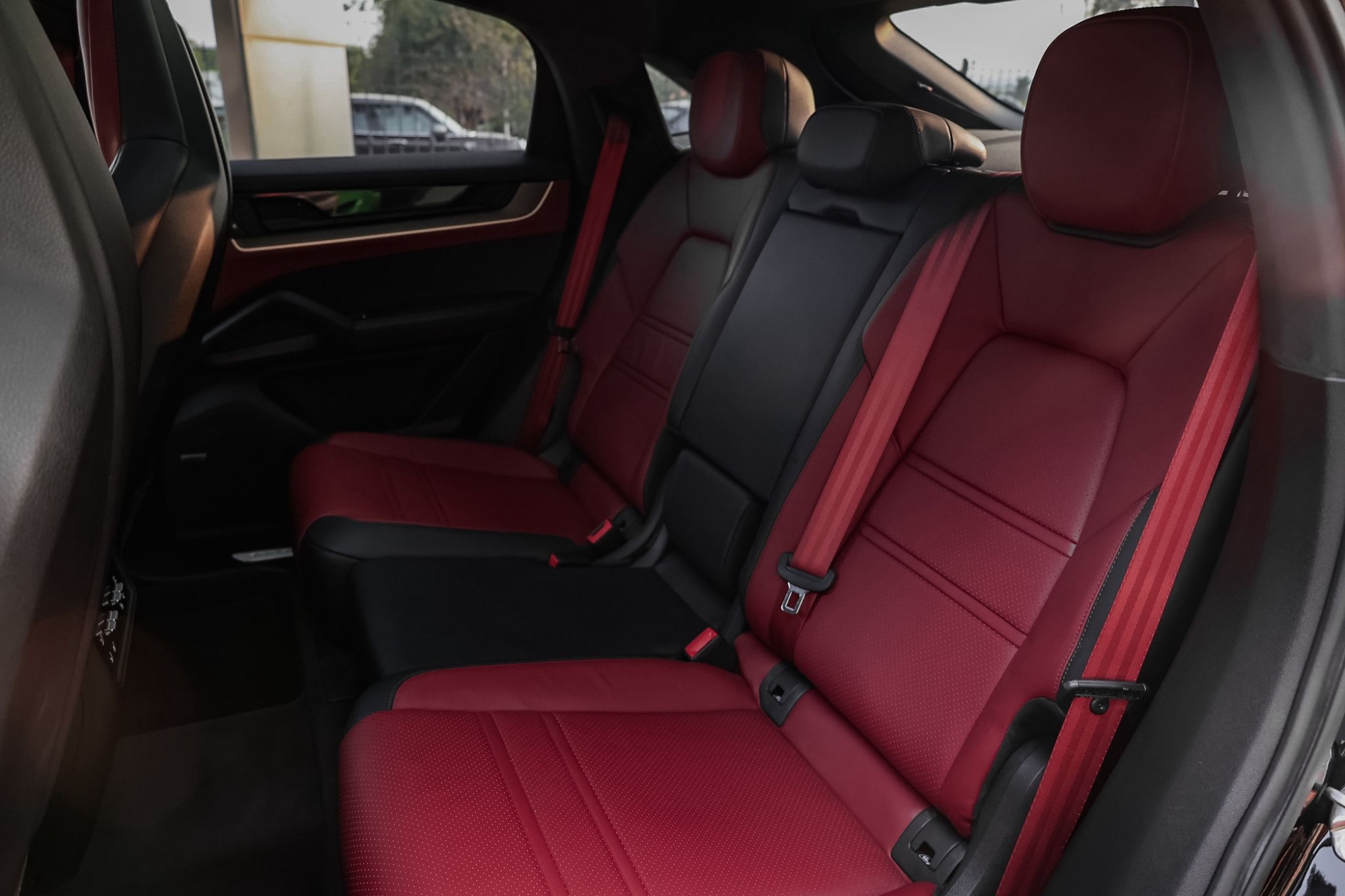 PORSCHE CAYENNE TURBO E-HYBRID COUPE