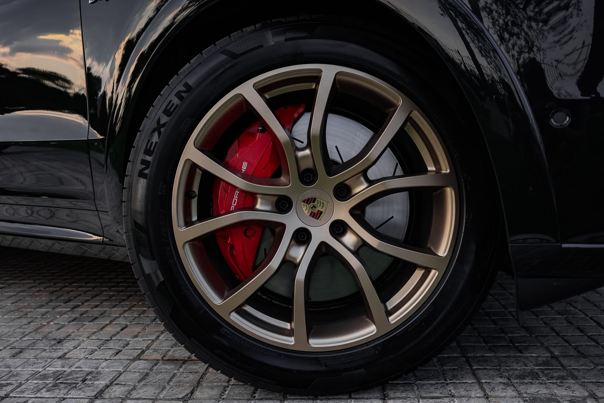 PORSCHE CAYENNE TURBO E-HYBRID COUPE