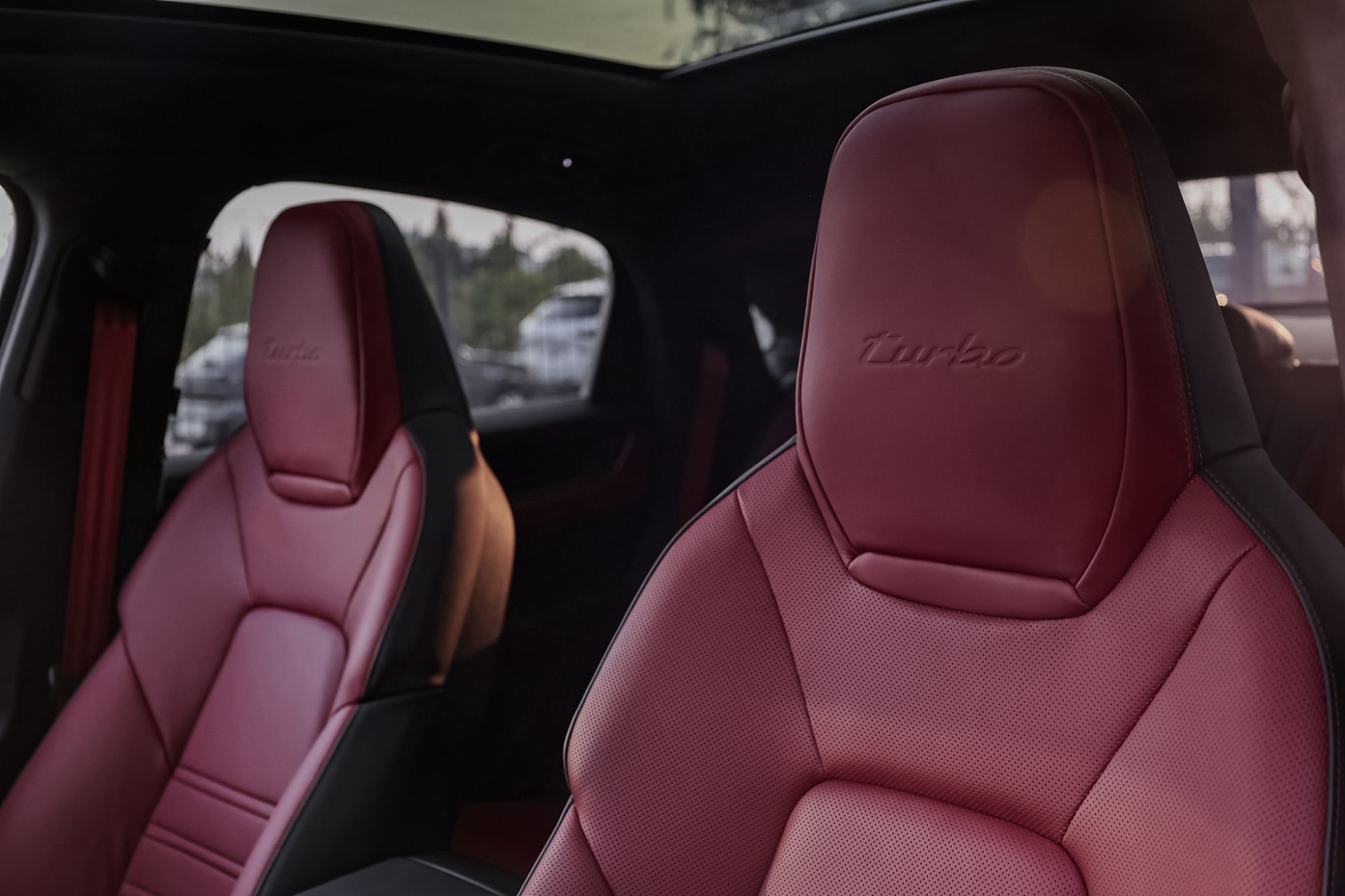 PORSCHE CAYENNE TURBO E-HYBRID COUPE