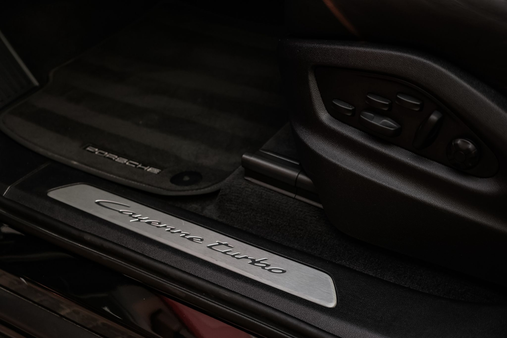 PORSCHE CAYENNE TURBO E-HYBRID COUPE